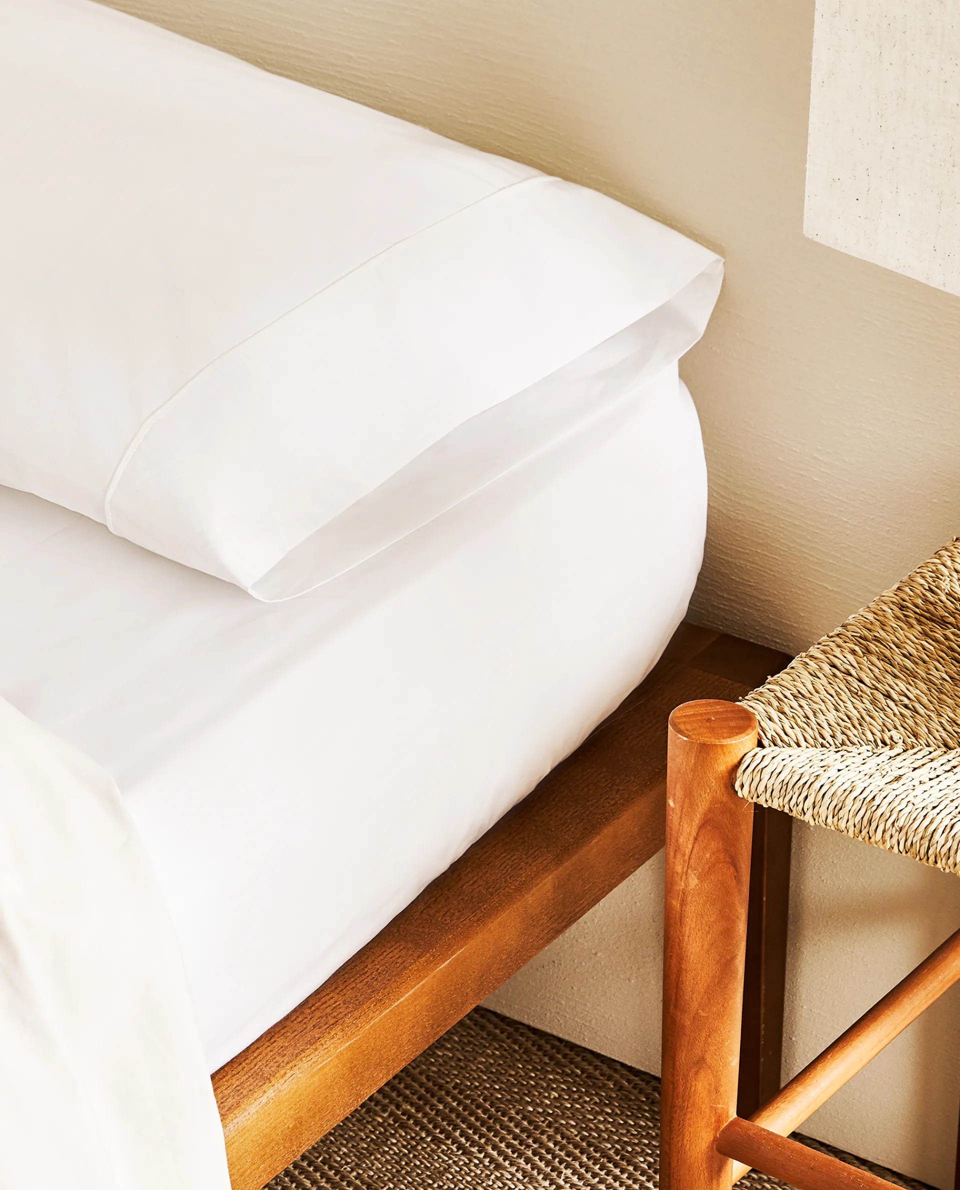 Fitted Sheets*ZARA Home (300 Thread Count) Percale Fitted Sheet White