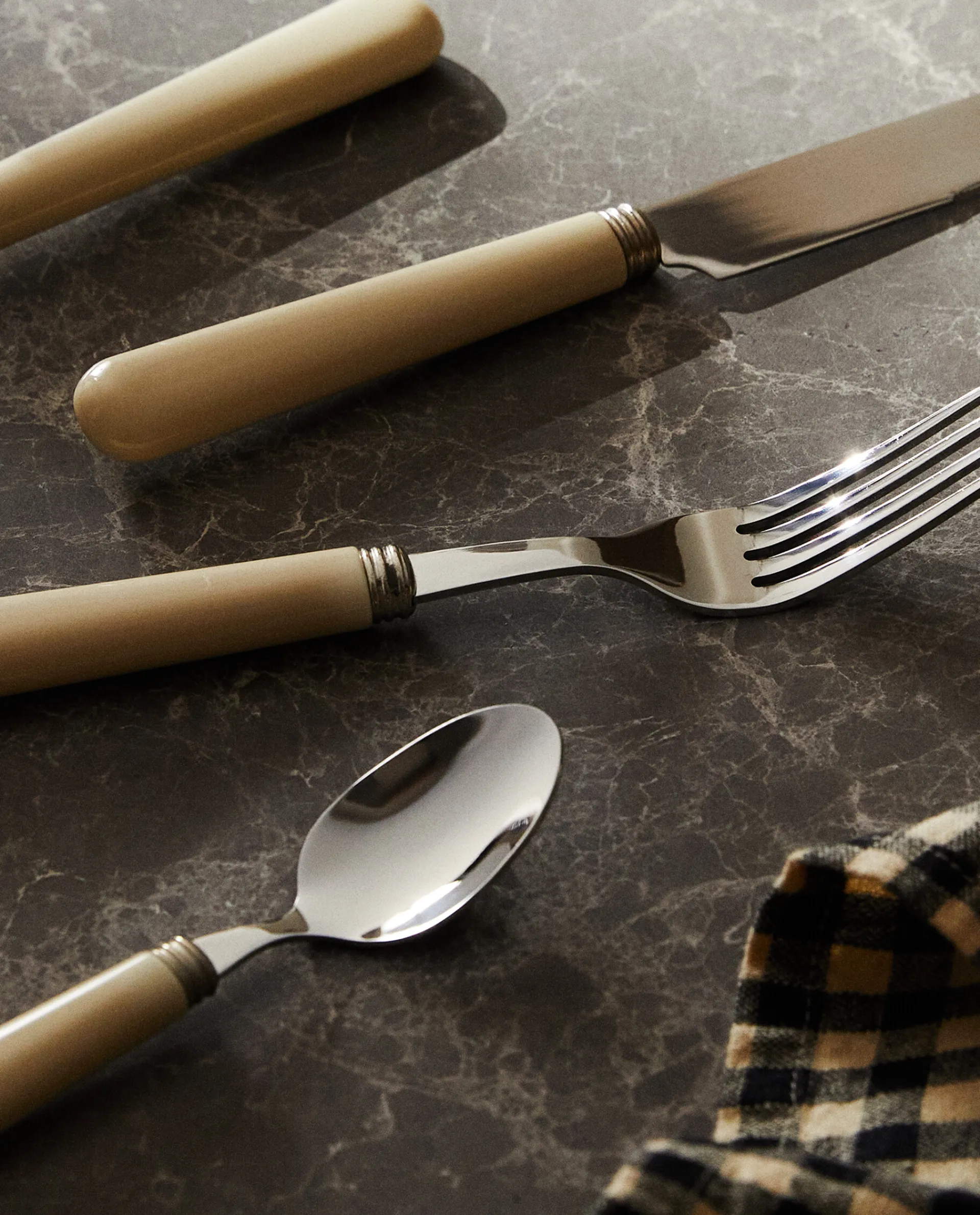 Cutlery*ZARA Home Beige Flatware Set (4 Pieces) Cream