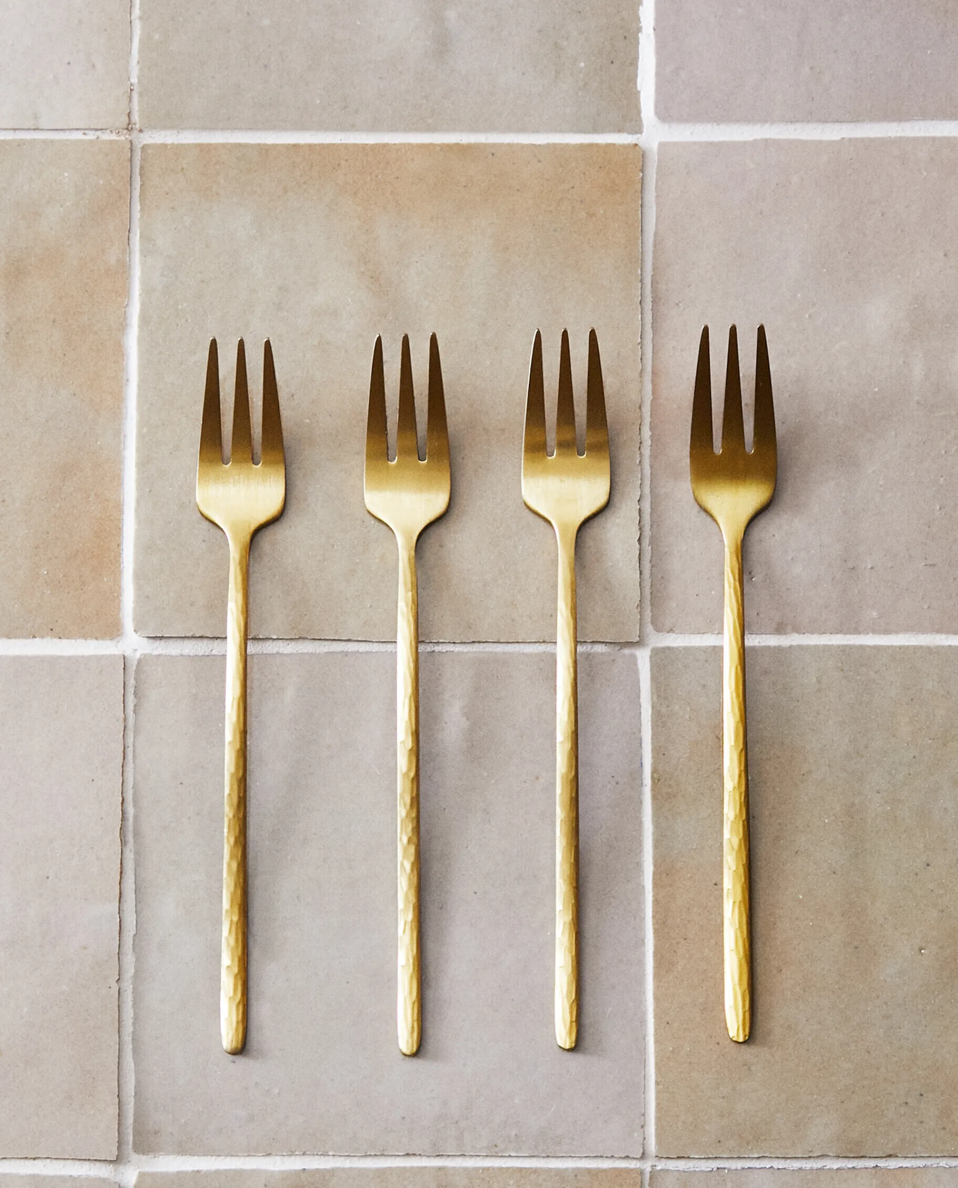 Cutlery*ZARA Home Box 4 Brunch Forks With Hammered Handle Golden