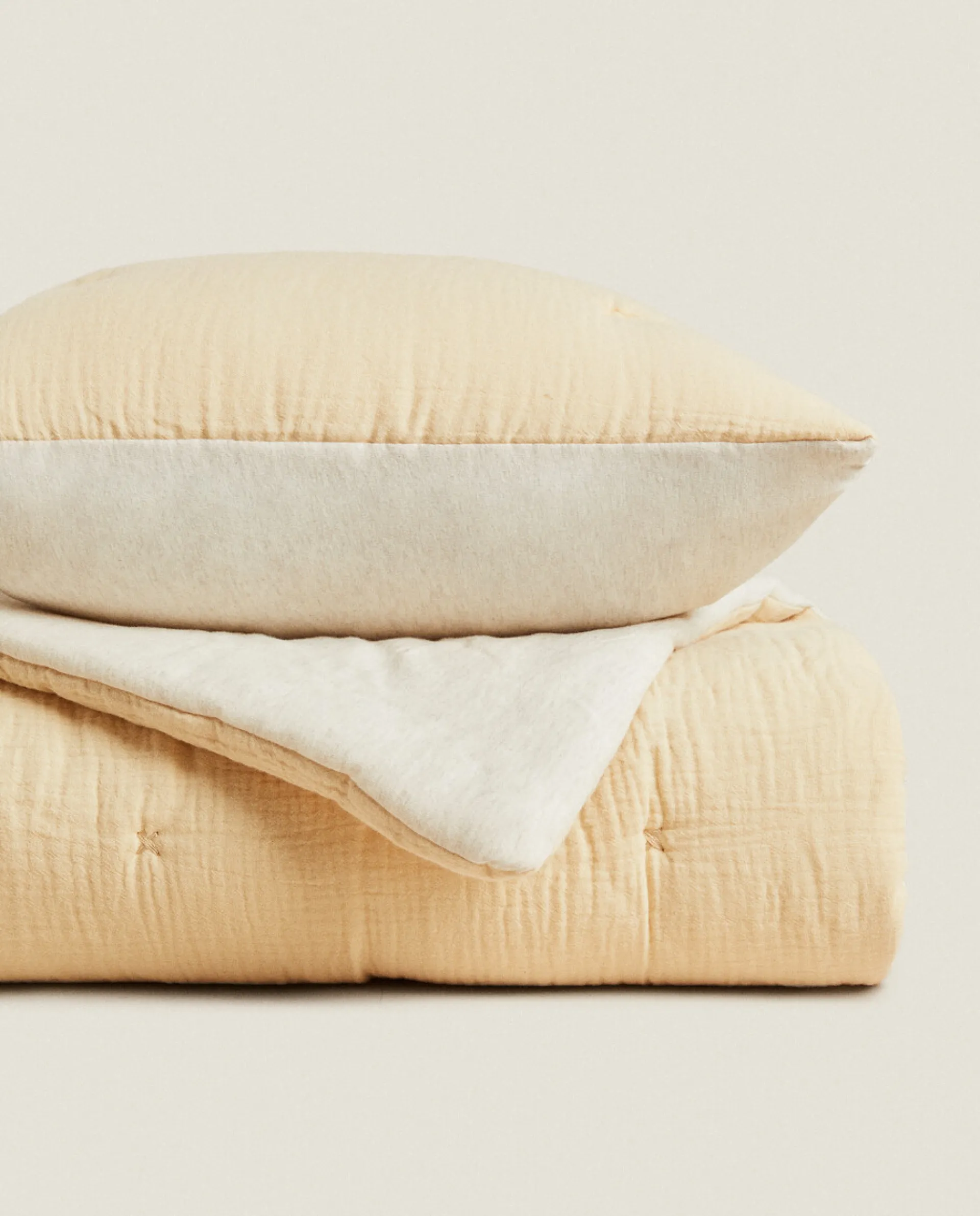 Crib Bedding*ZARA Home Chiffon And Cotton Jersey Quilt Yellow