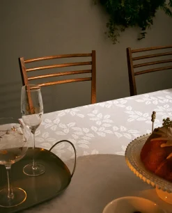 Dining*ZARA Home Christmas Glittery Floral Jacquard Tablecloth Golden