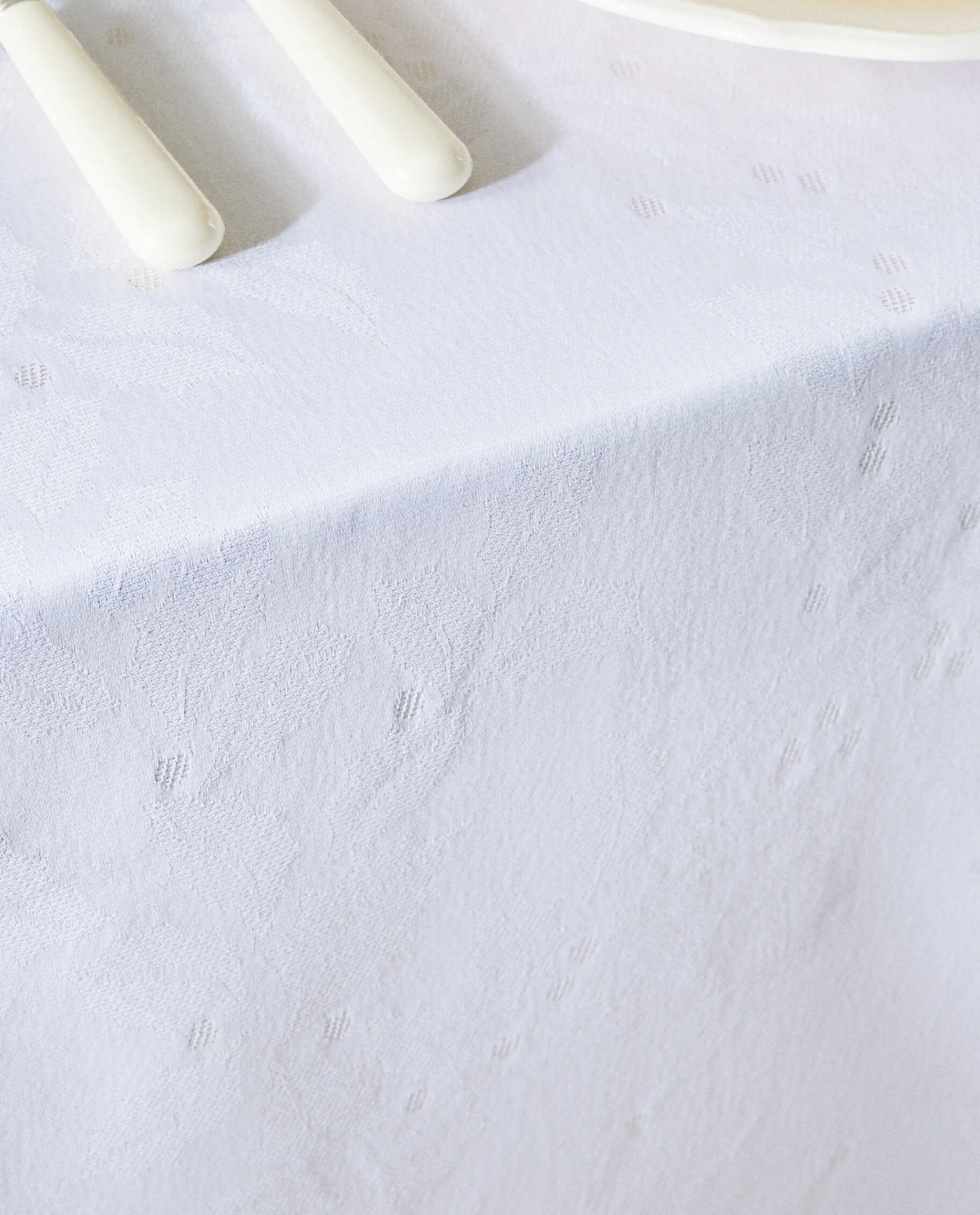 Dining*ZARA Home Christmas Glittery Floral Jacquard Tablecloth Golden