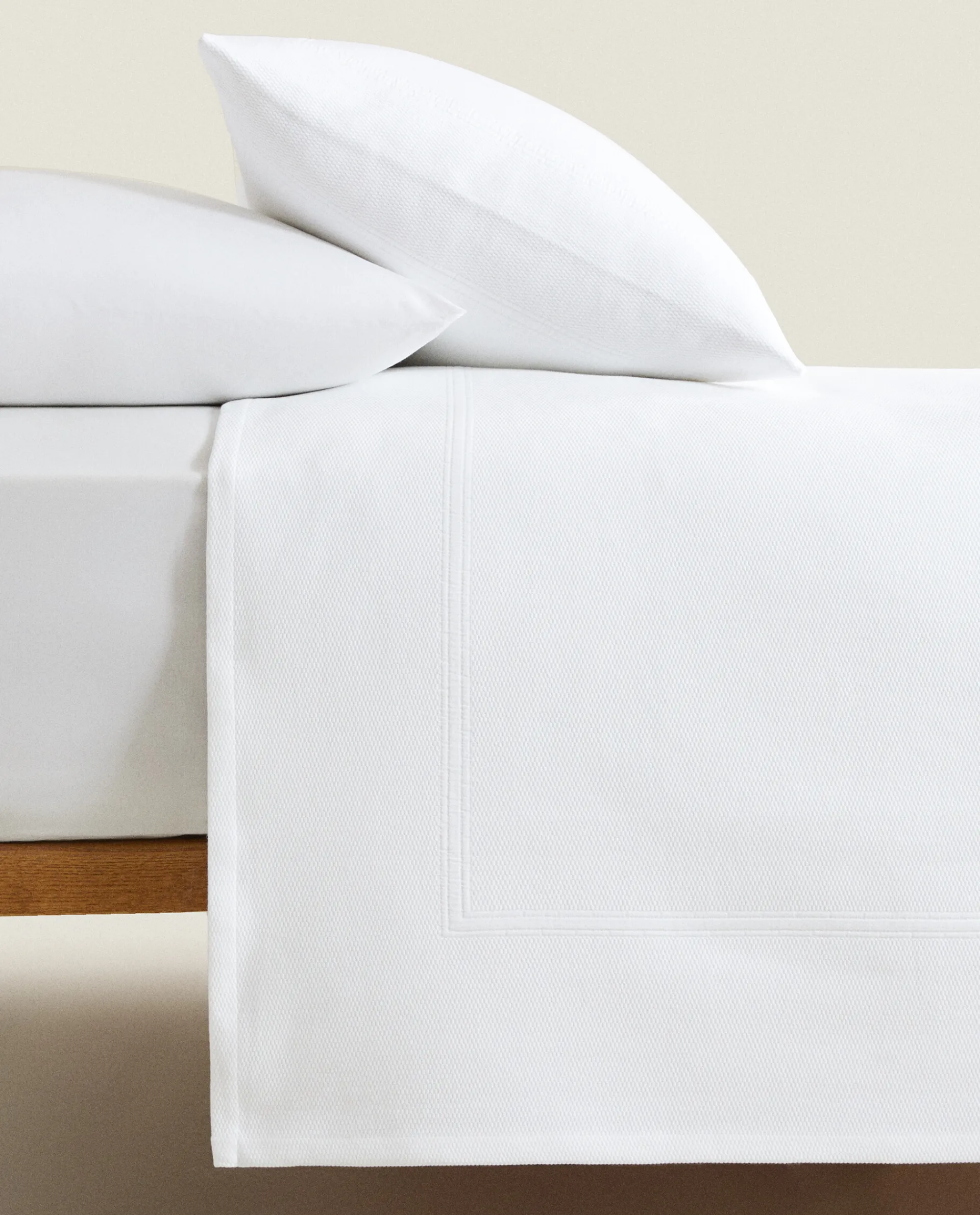 Bedspreads*ZARA Home Cotton Bedspread With Border White