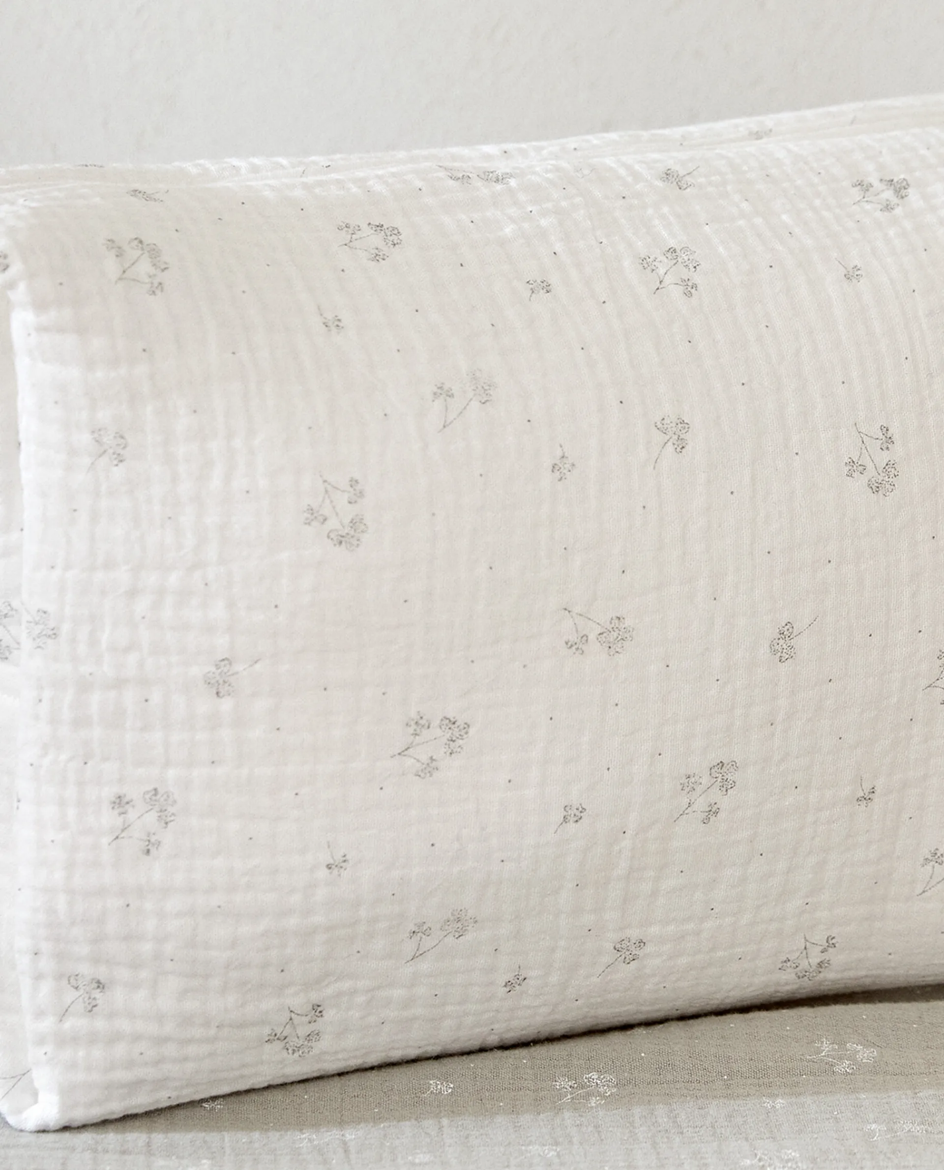 Toiletry Bags*ZARA Home Cotton Chiffon Clover Cosmetic Bag Oyster White