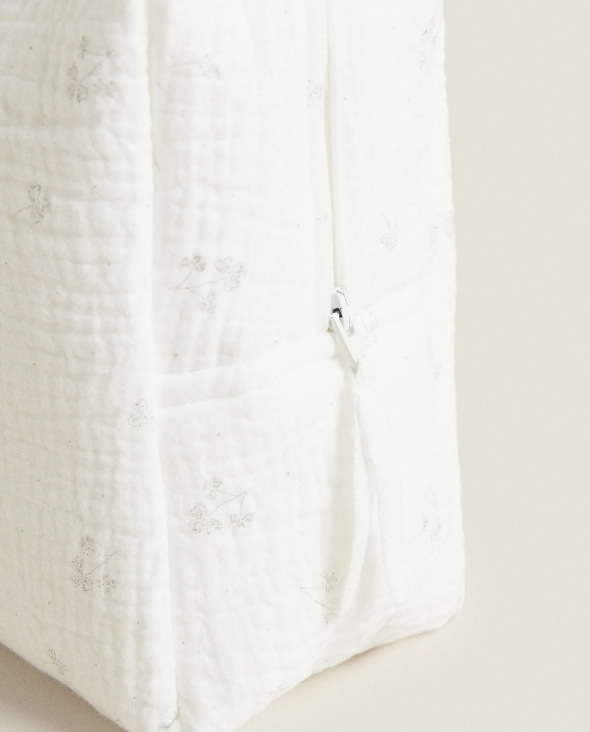 Toiletry Bags*ZARA Home Cotton Chiffon Clover Cosmetic Bag Oyster White