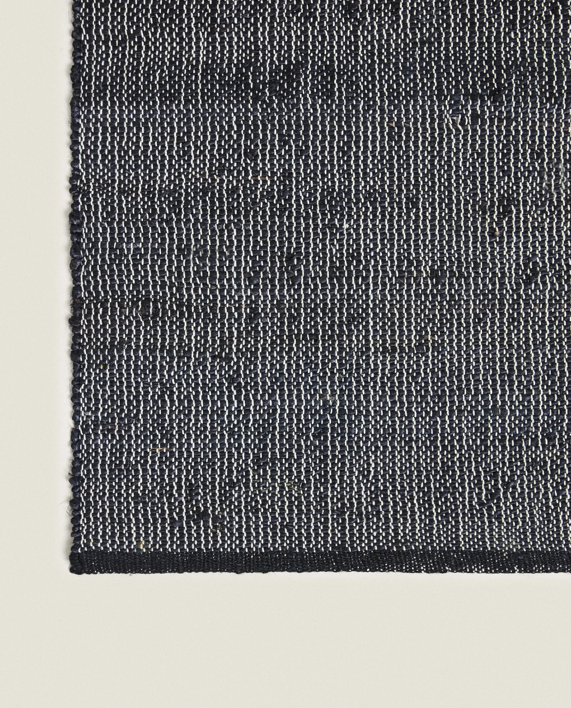 Solid*ZARA Home Dark Jute Rug Black