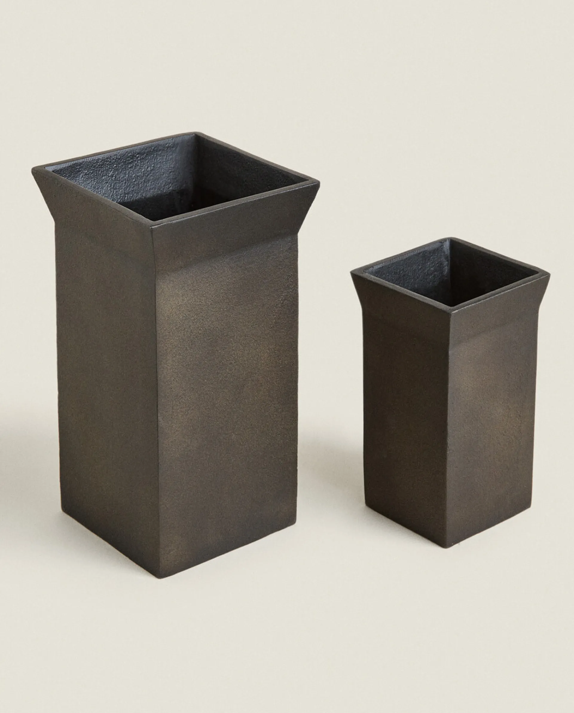 Vases*ZARA Home Dark Metal Vase Brown