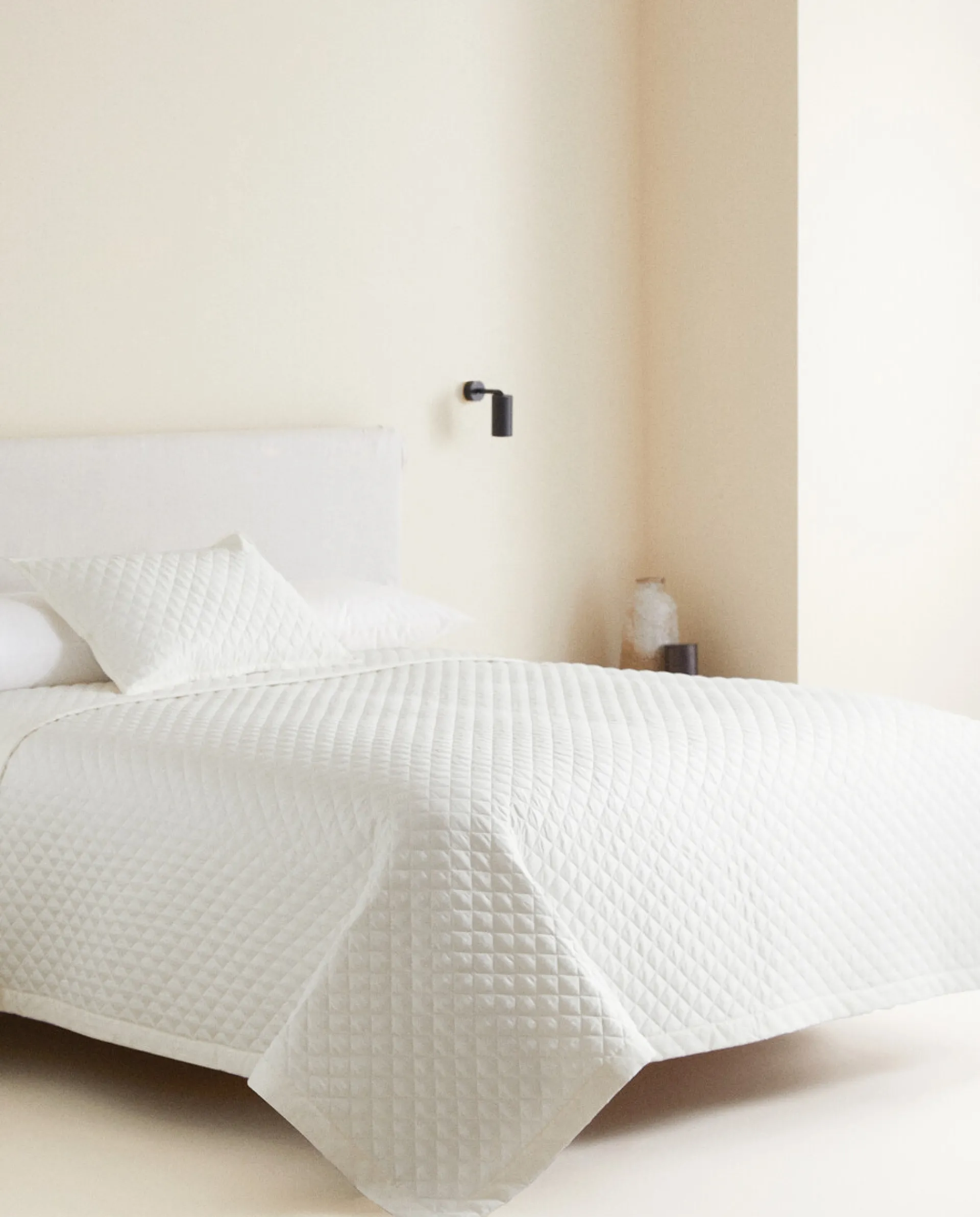 Quilts*ZARA Home Diamond-Pattern Quilt Cream
