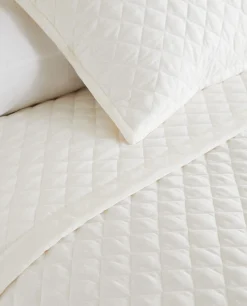 Quilts*ZARA Home Diamond-Pattern Quilt Cream