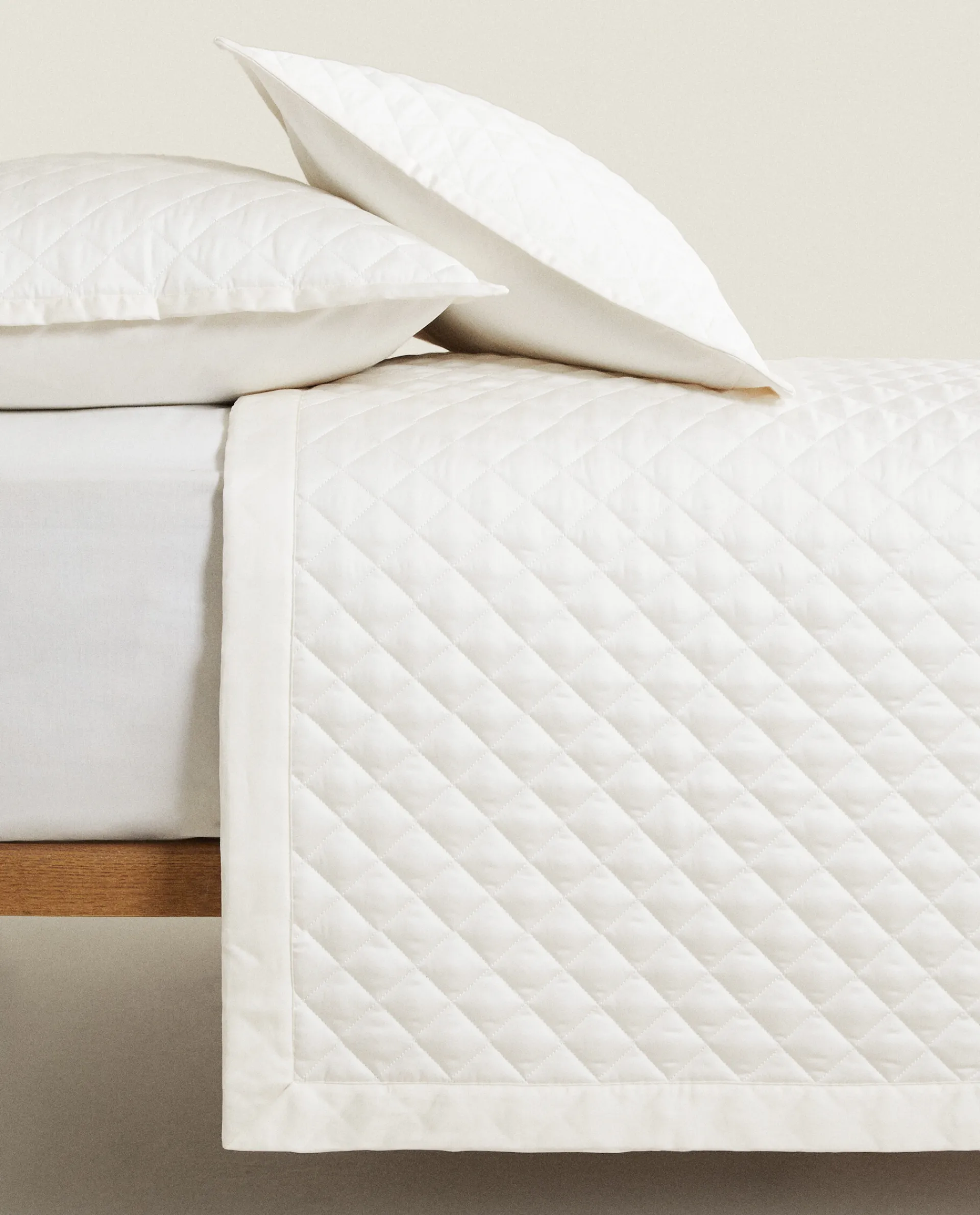 Quilts*ZARA Home Diamond-Pattern Quilt Cream