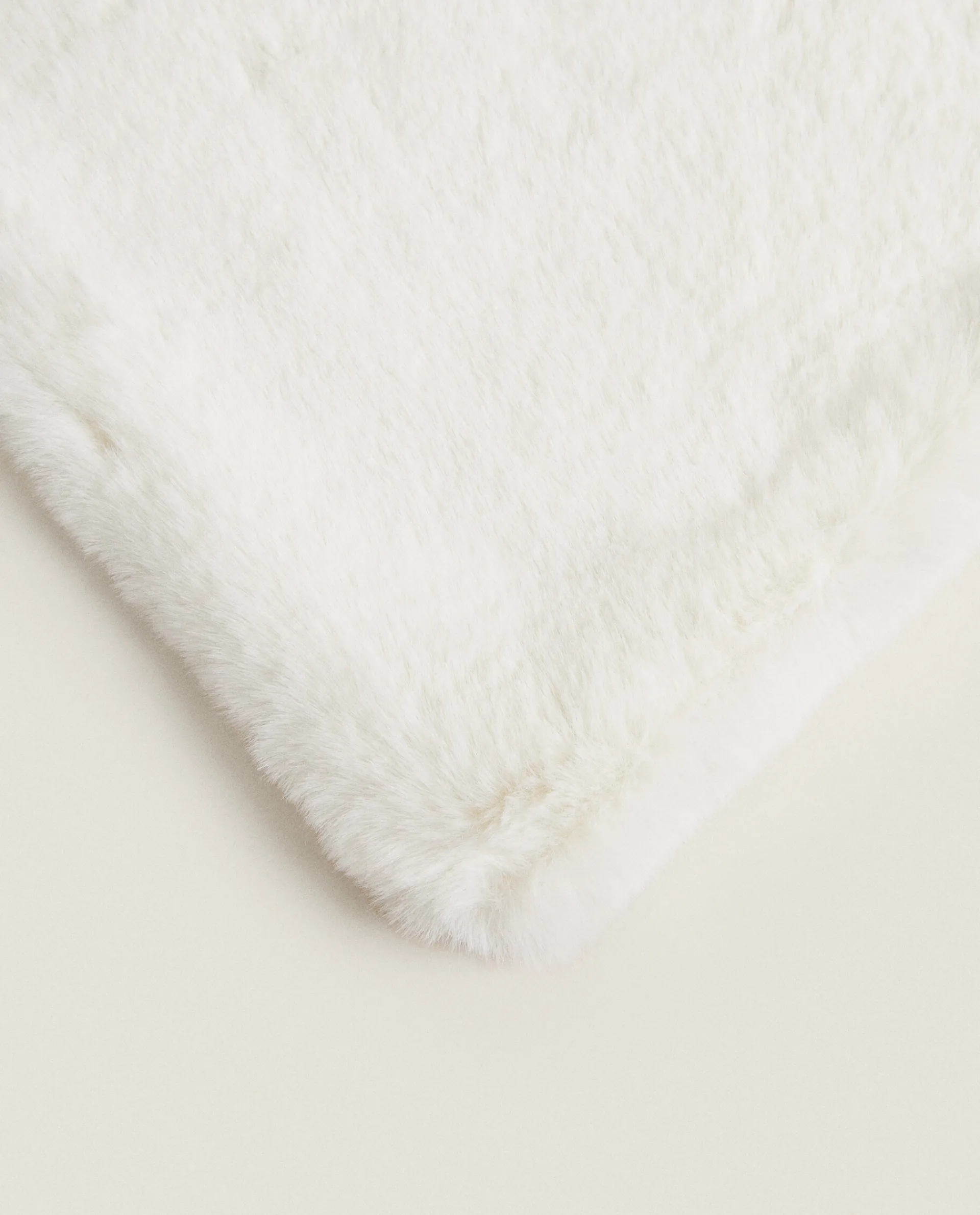 Blankets*ZARA Home Double-Textured Faux Fur Blanket Oyster White