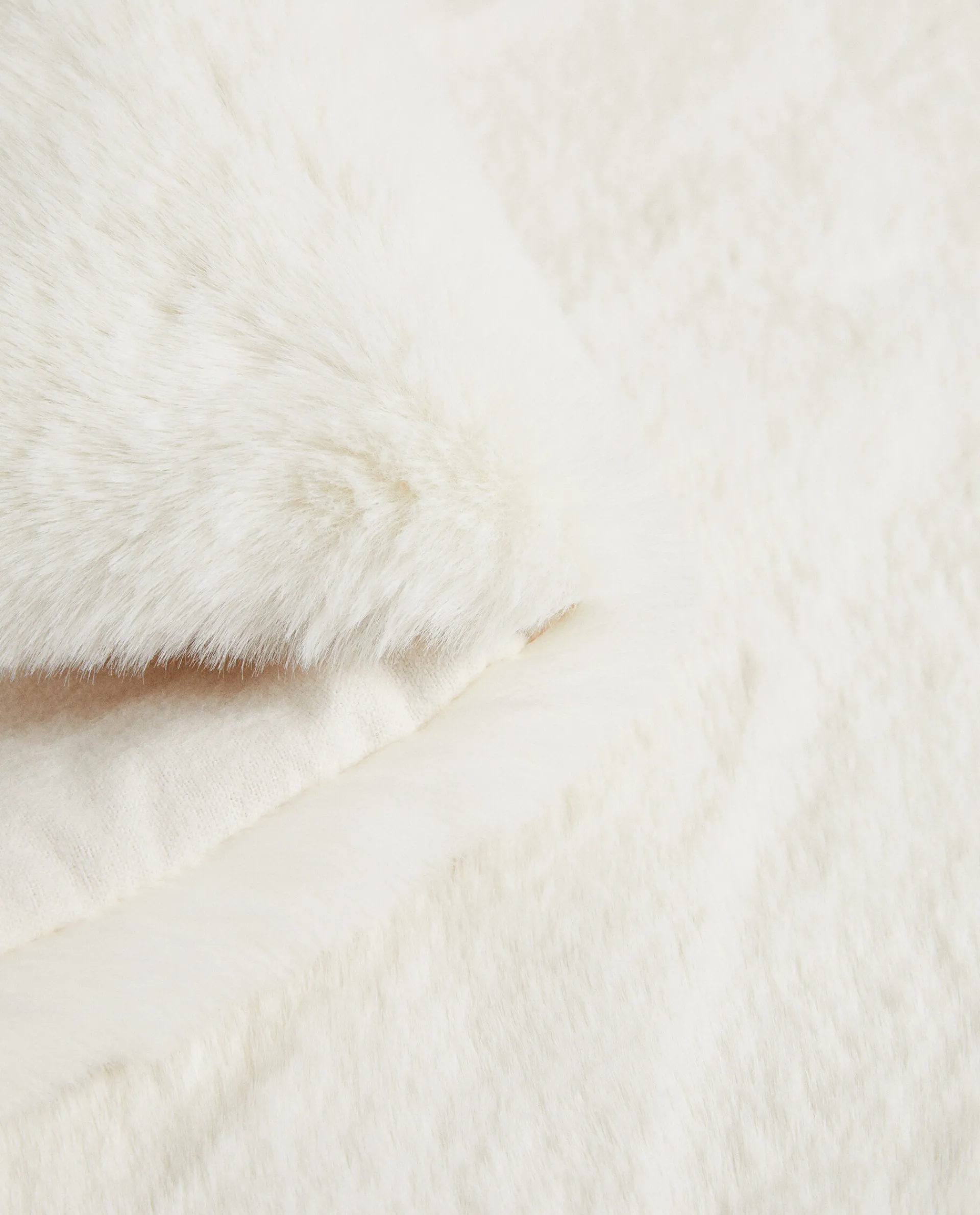 Blankets*ZARA Home Double-Textured Faux Fur Blanket Oyster White
