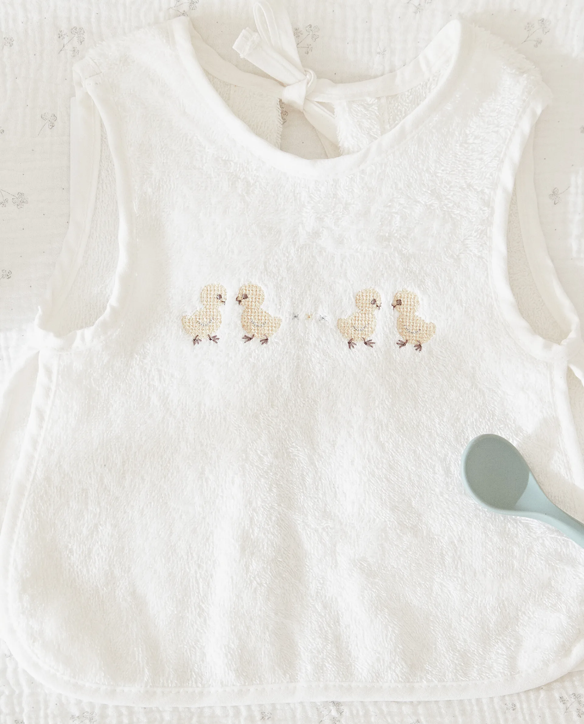 Mealtime*ZARA Home Duck Cross-Stitch Bib Oyster White