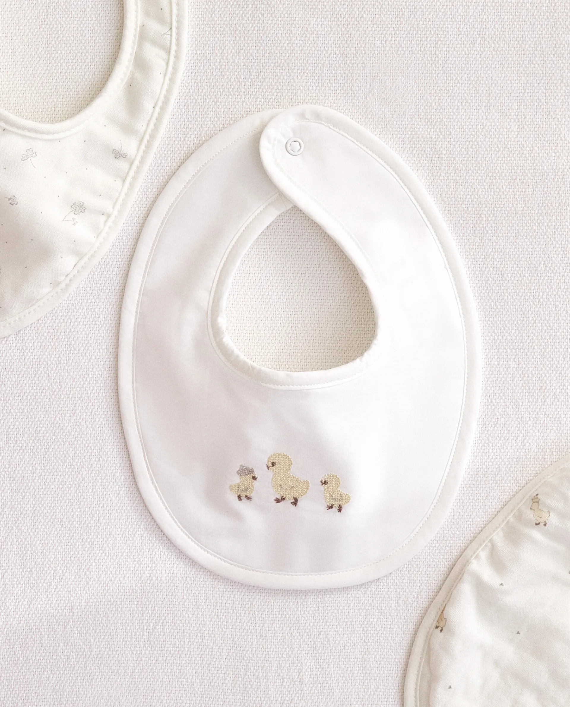 Mealtime*ZARA Home Embroidered Duck Bib White