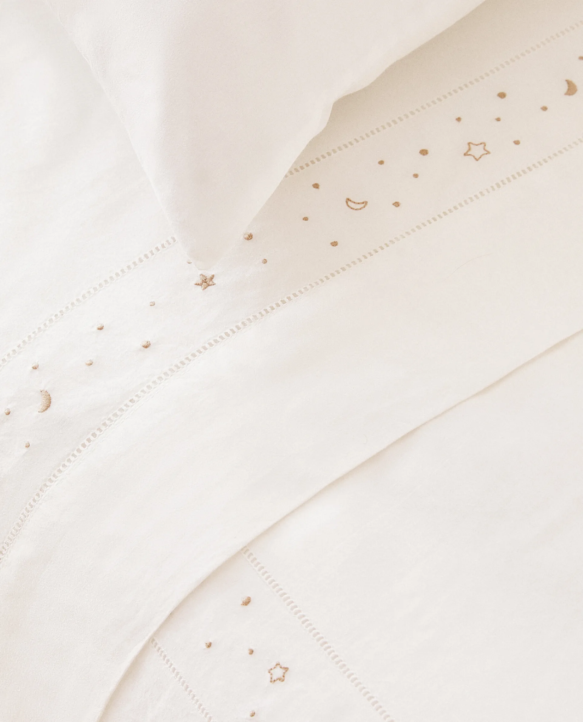 Crib Bedding*ZARA Home Embroidered Moons And Stars Flat Sheet Taupe