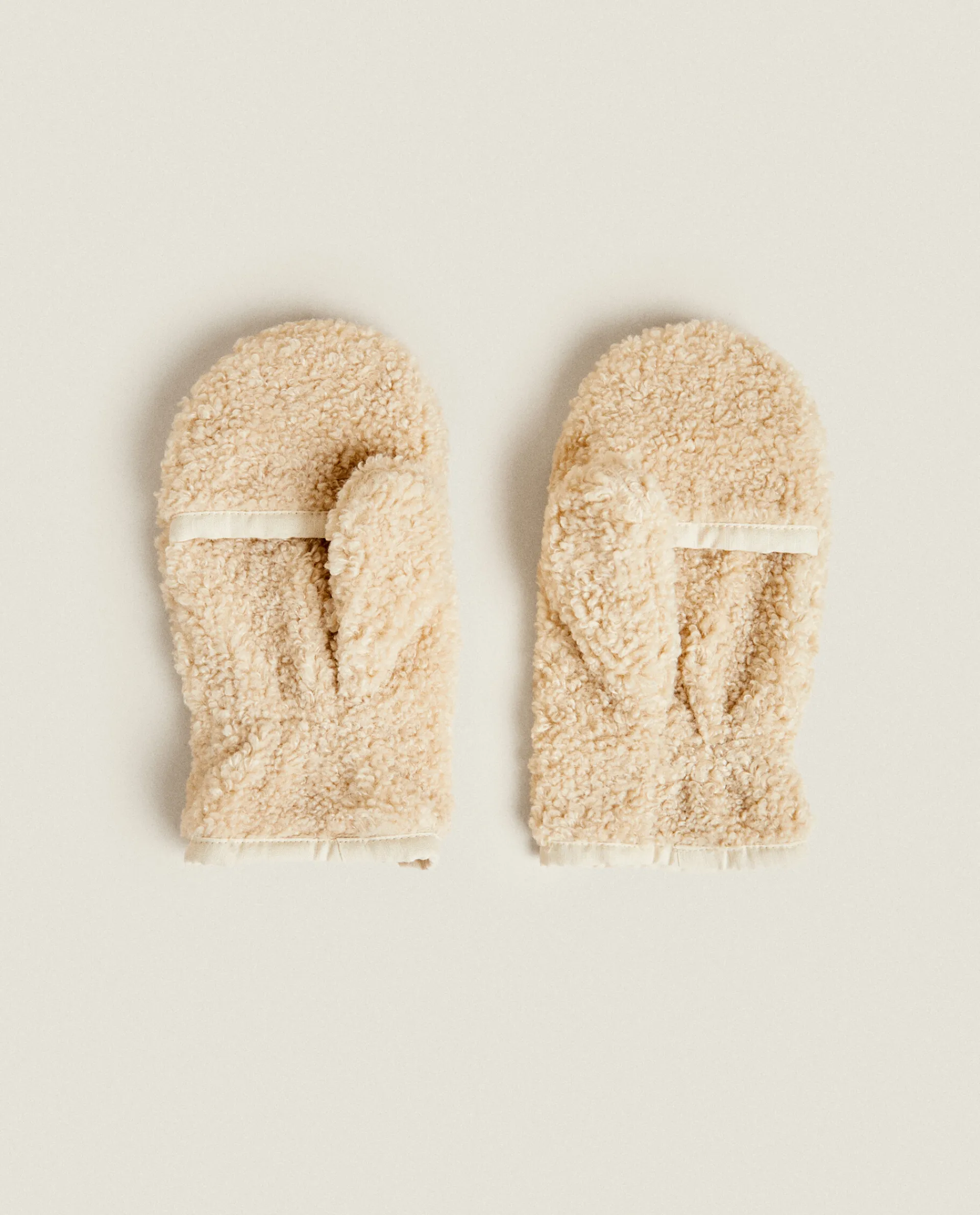 Accessories*ZARA Home Faux Shearling Mittens Beige