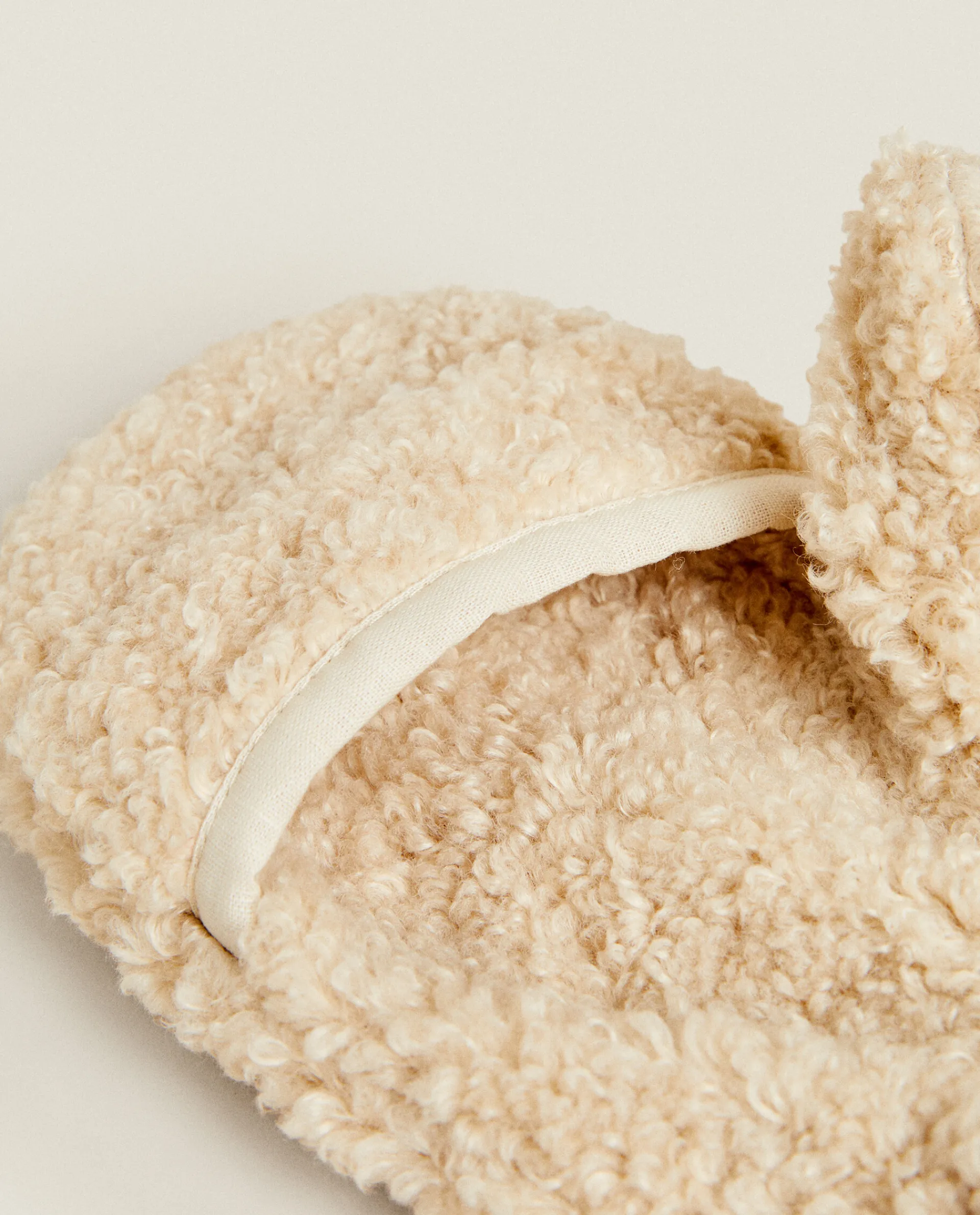 Accessories*ZARA Home Faux Shearling Mittens Beige