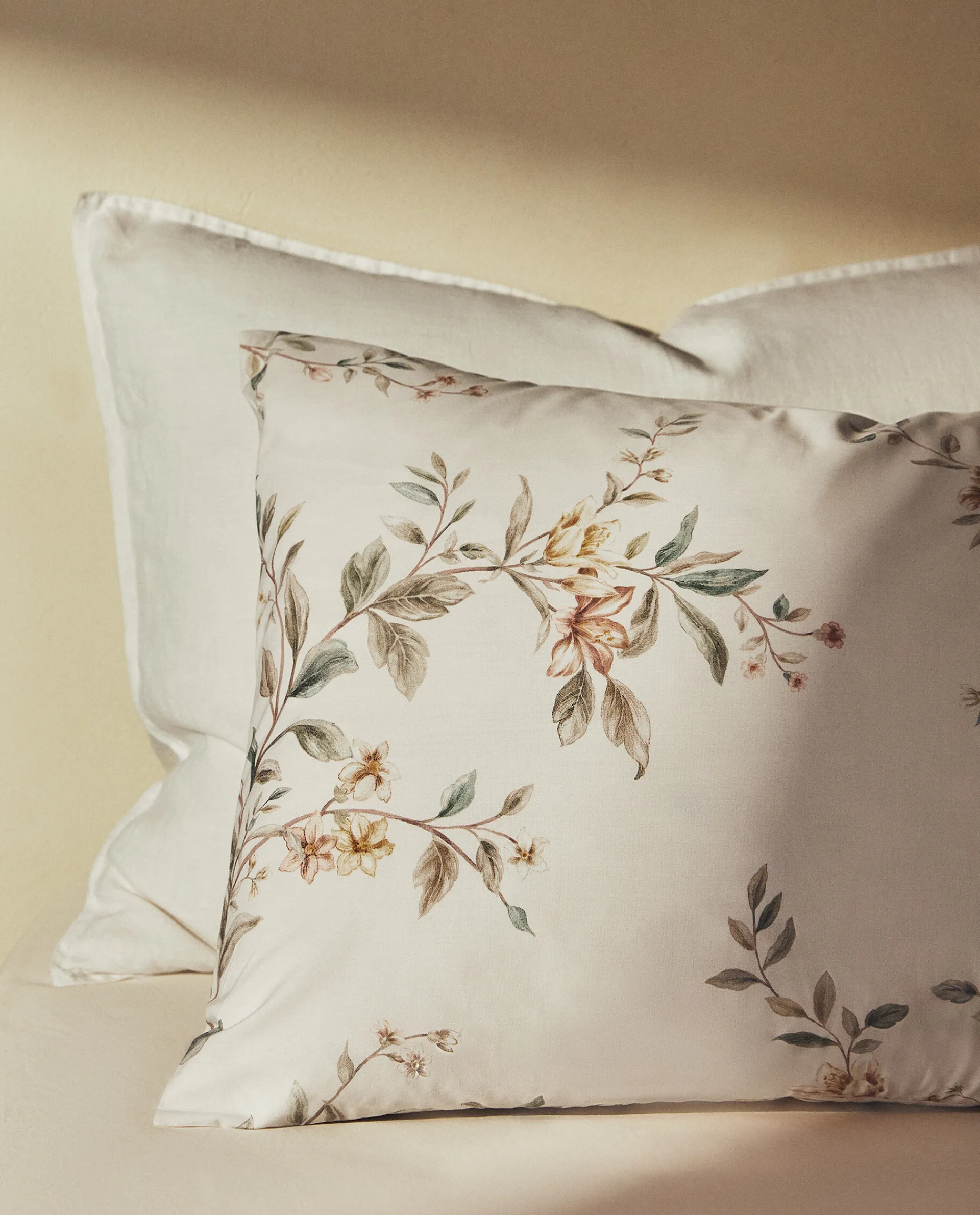 Pillowcases*ZARA Home Floral Print Pillowcase Cream