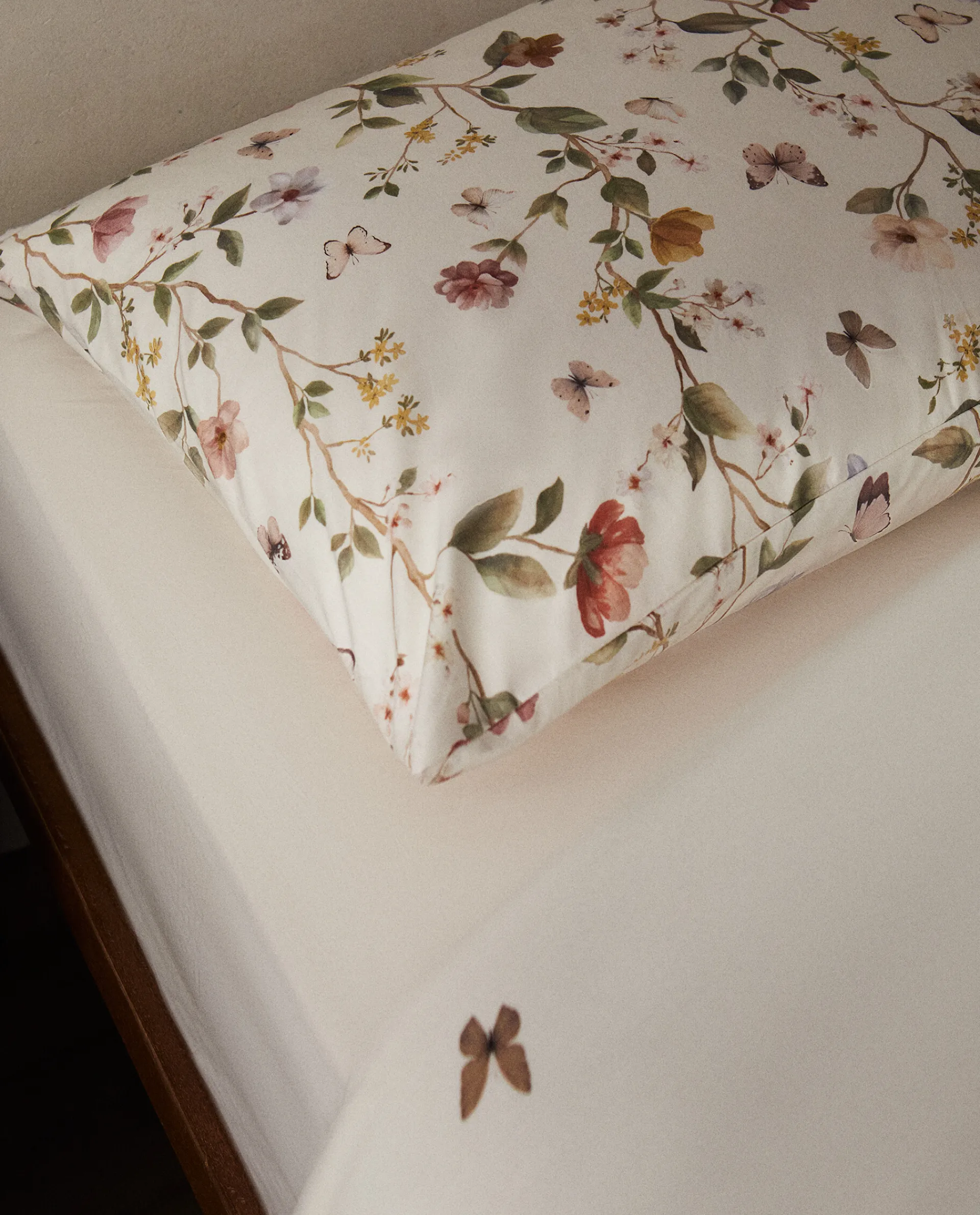 Pillowcases*ZARA Home Flower And Butterfly Print Pillowcase Oyster White