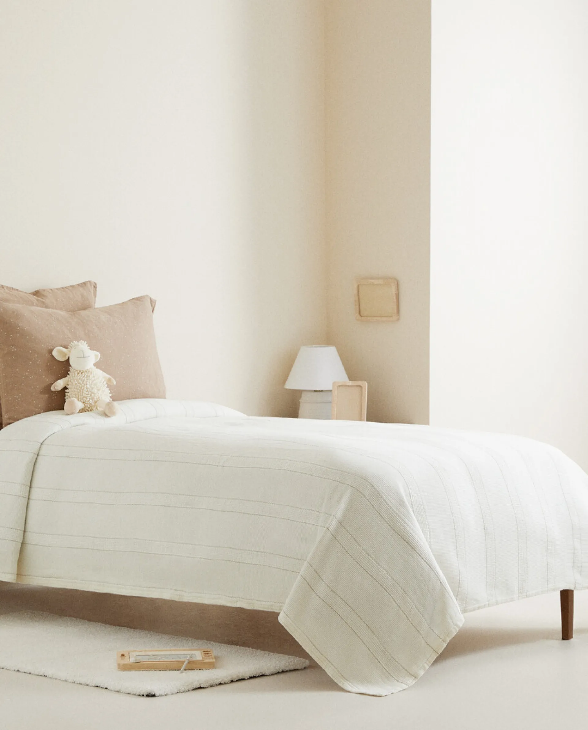 Crib Bedding*ZARA Home Jacquard Cotton Bedspread White