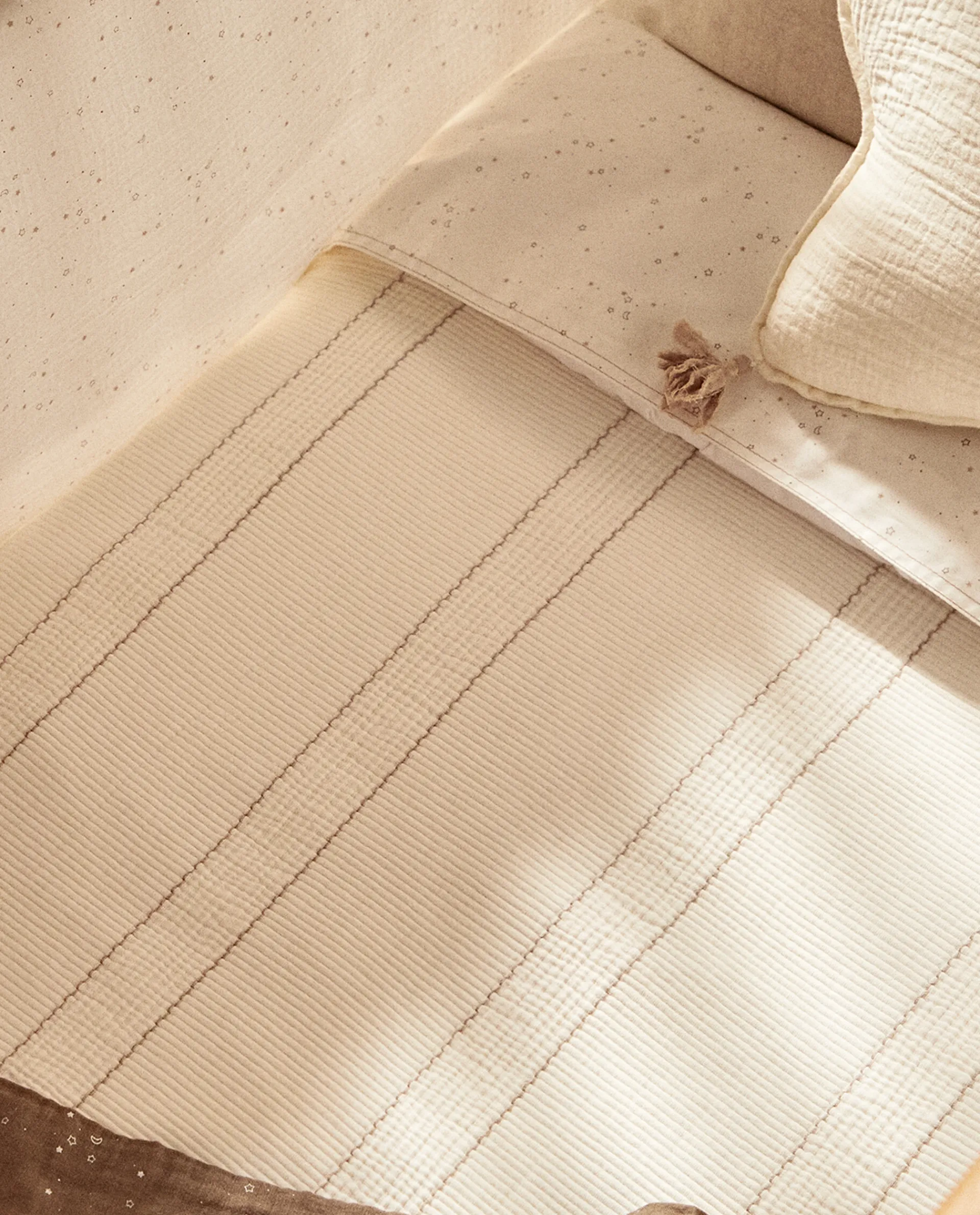 Crib Bedding*ZARA Home Jacquard Cotton Bedspread White