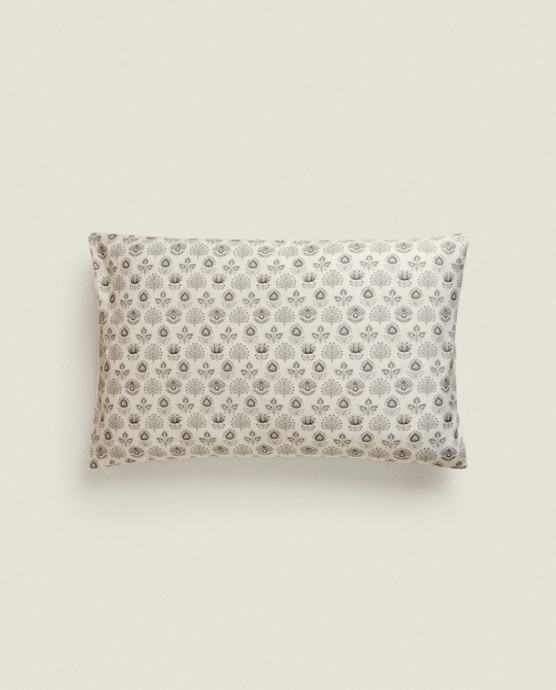 Pillowcases*ZARA Home Leaf Print Pillowcase Cream