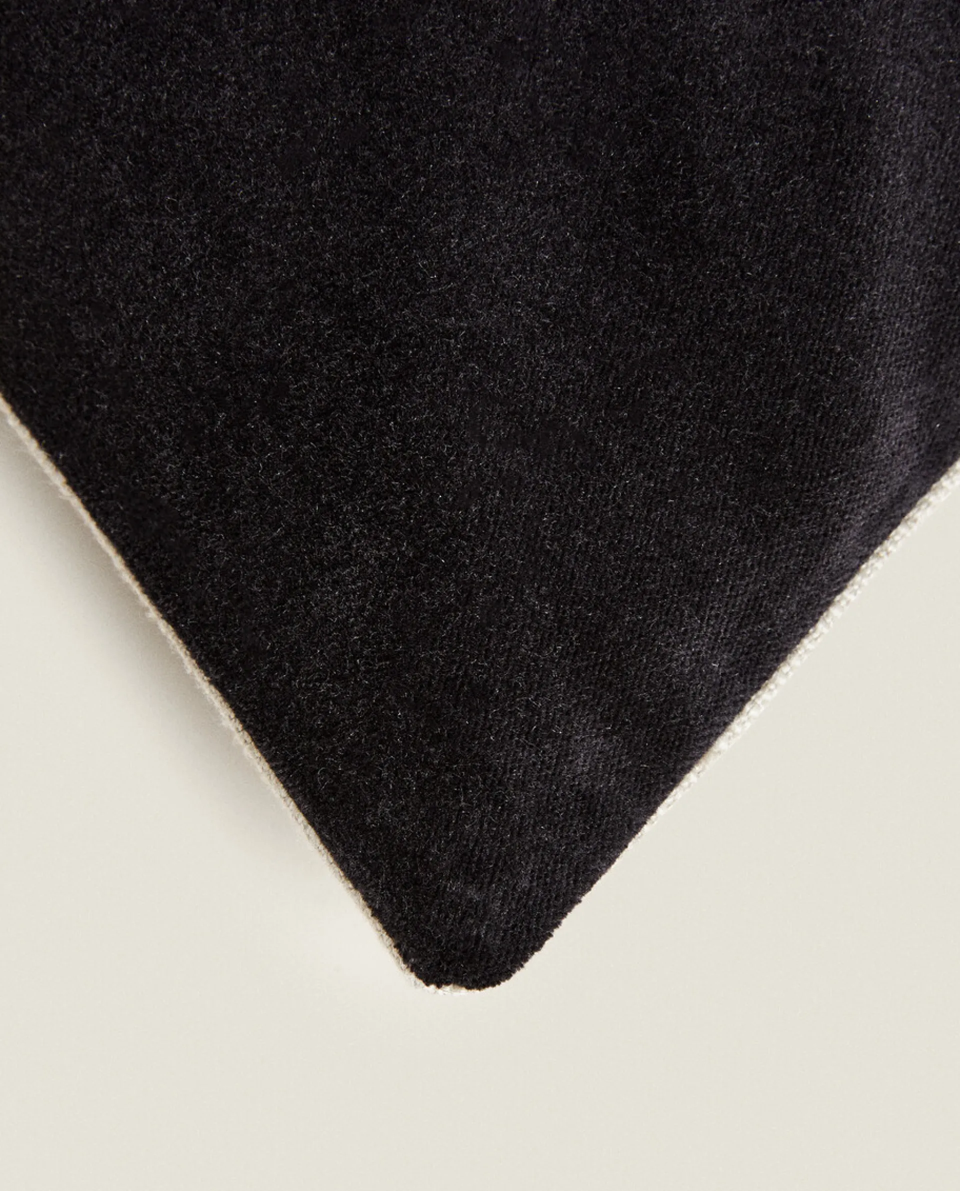 Solid*ZARA Home Linen And Velvet Throw Pillow Cover Black