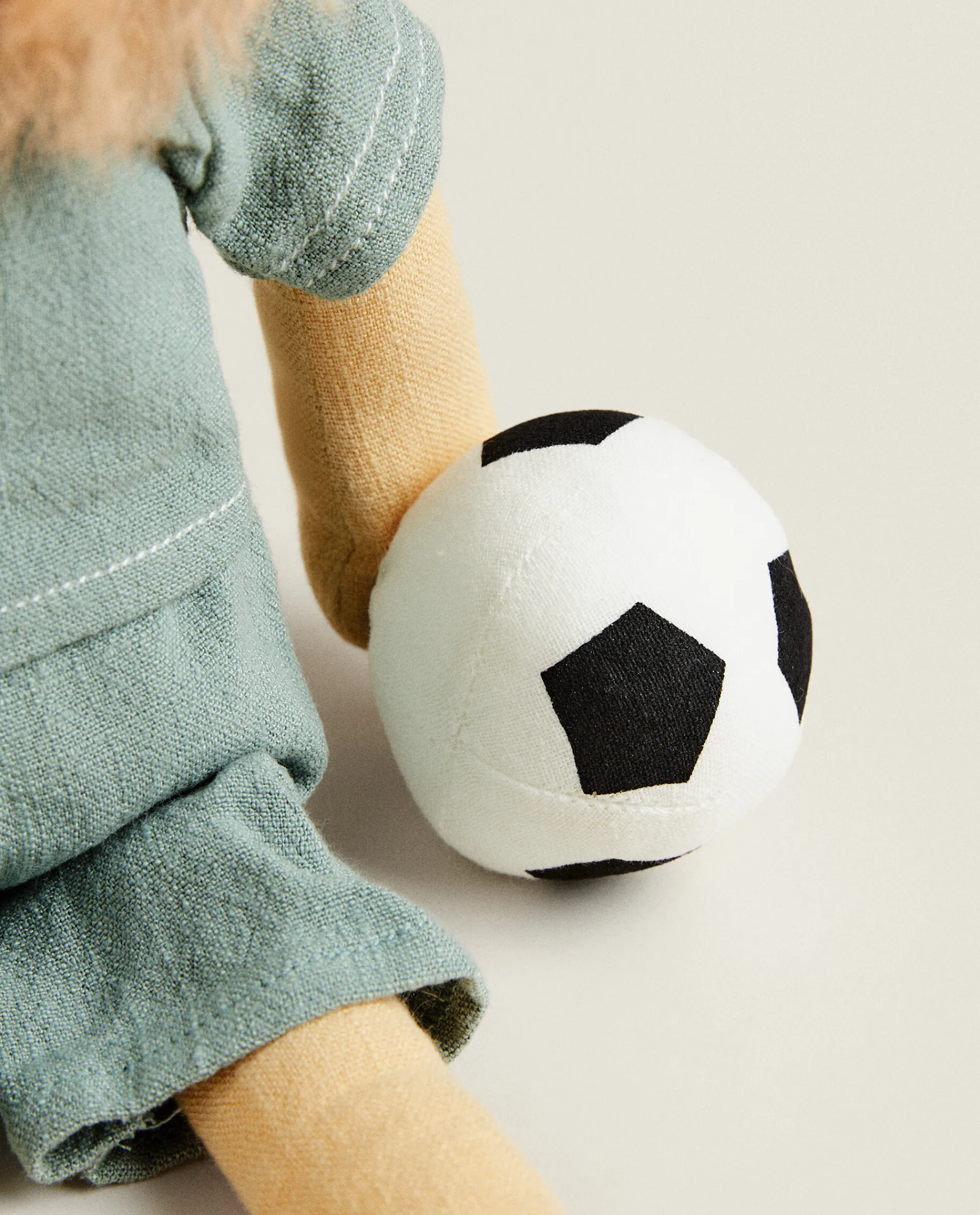 Playing*ZARA Home Lion Soccer Plush Toy Yellow