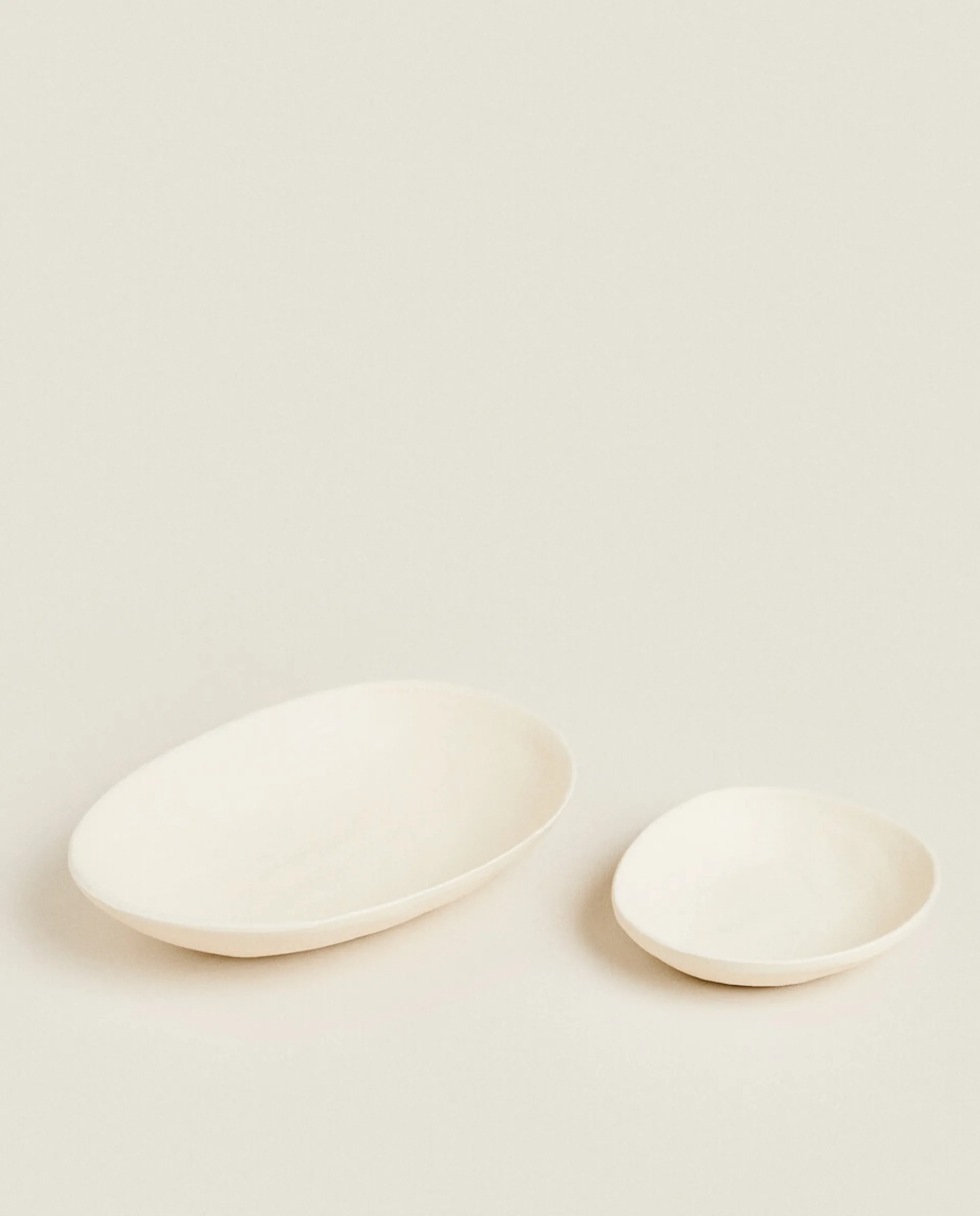 Trays And Small Change Holders*ZARA Home Metal Tray Cream