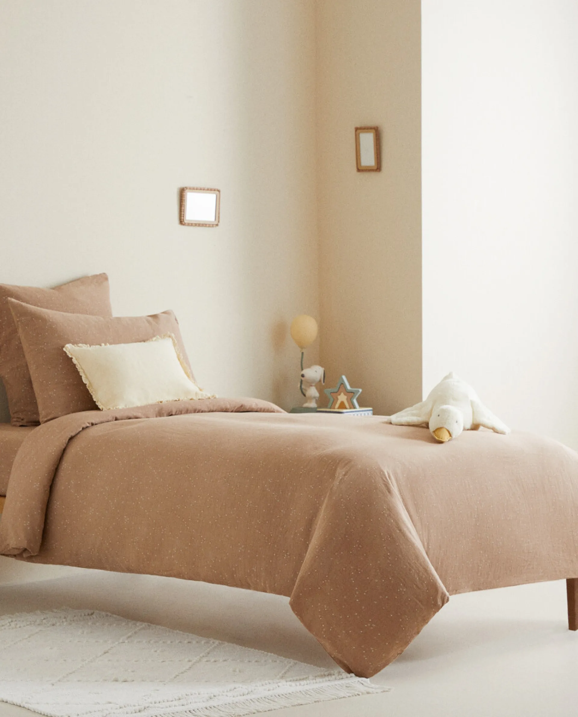 Crib Bedding*ZARA Home Moon And Star Fitted Sheet Taupe