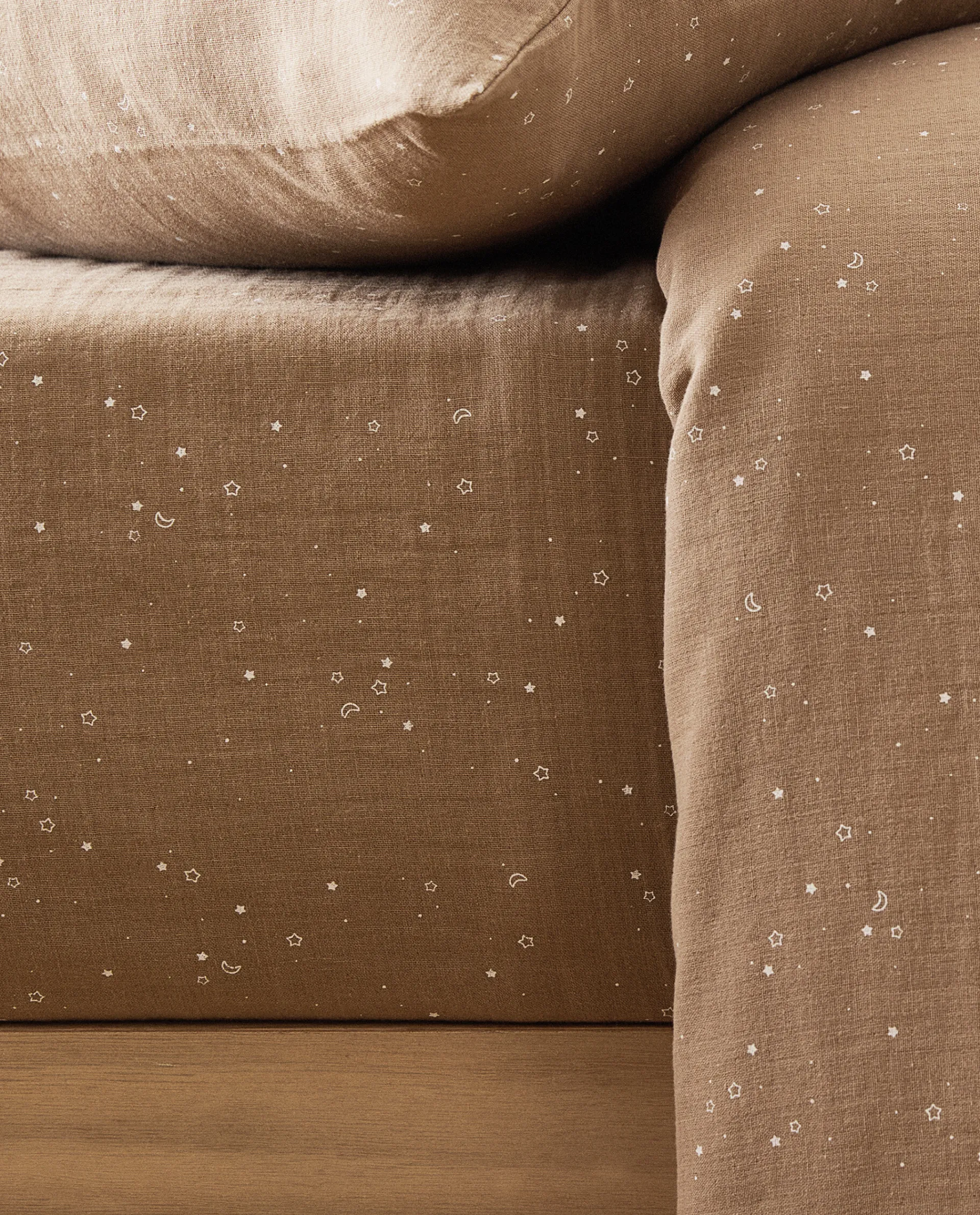 Crib Bedding*ZARA Home Moon And Star Fitted Sheet Taupe