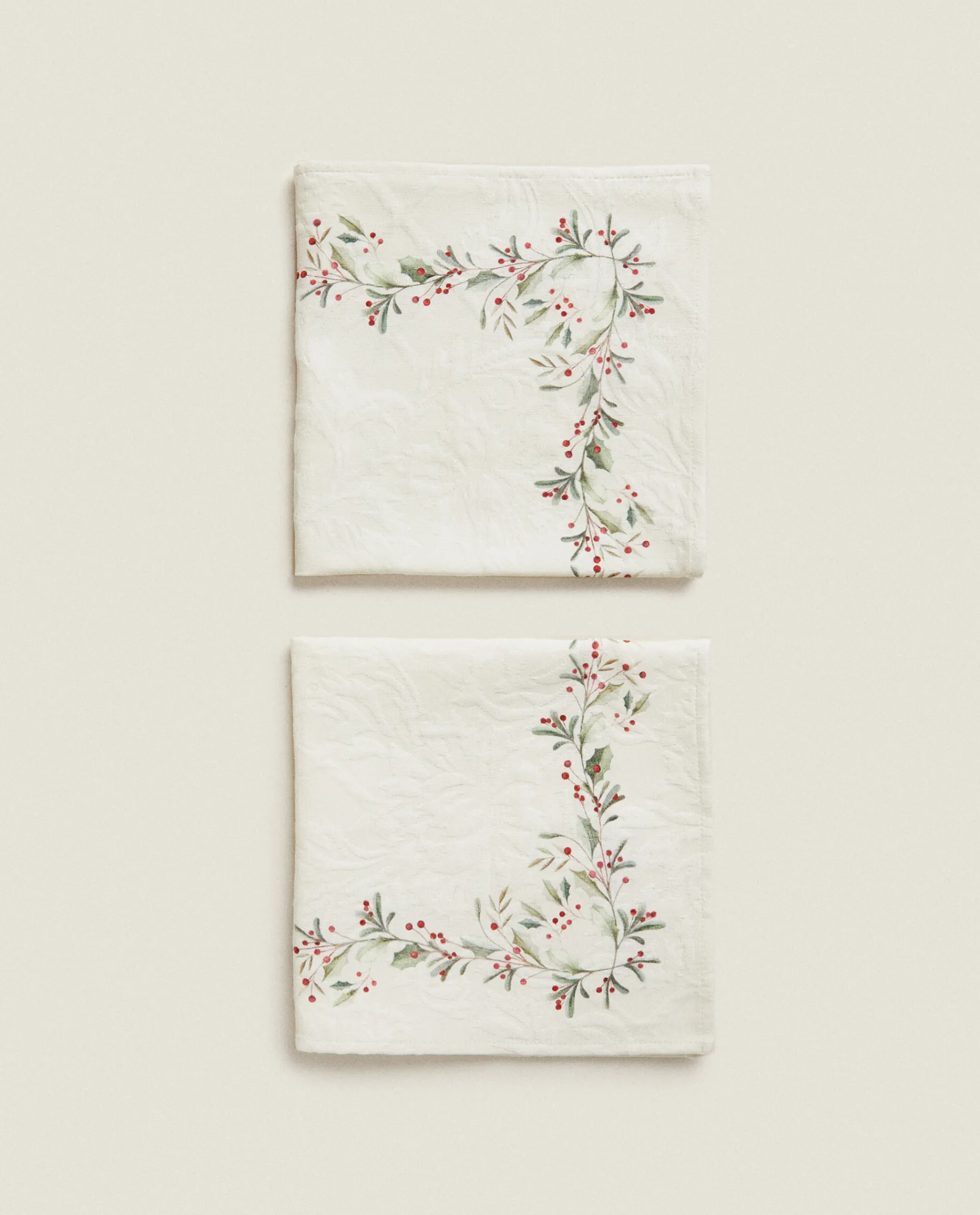 Dining*ZARA Home Pack Of Jacquard Cotton Napkins With Christmas Holly Red