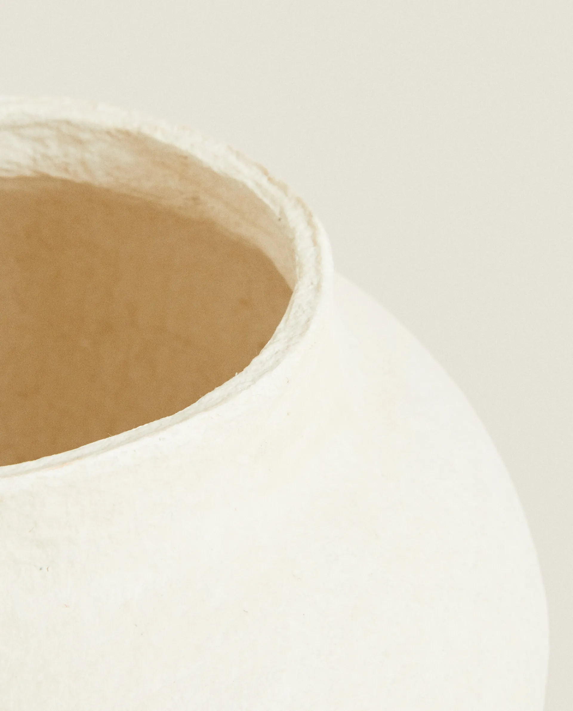 Vases*ZARA Home Papier-Mache Vase White