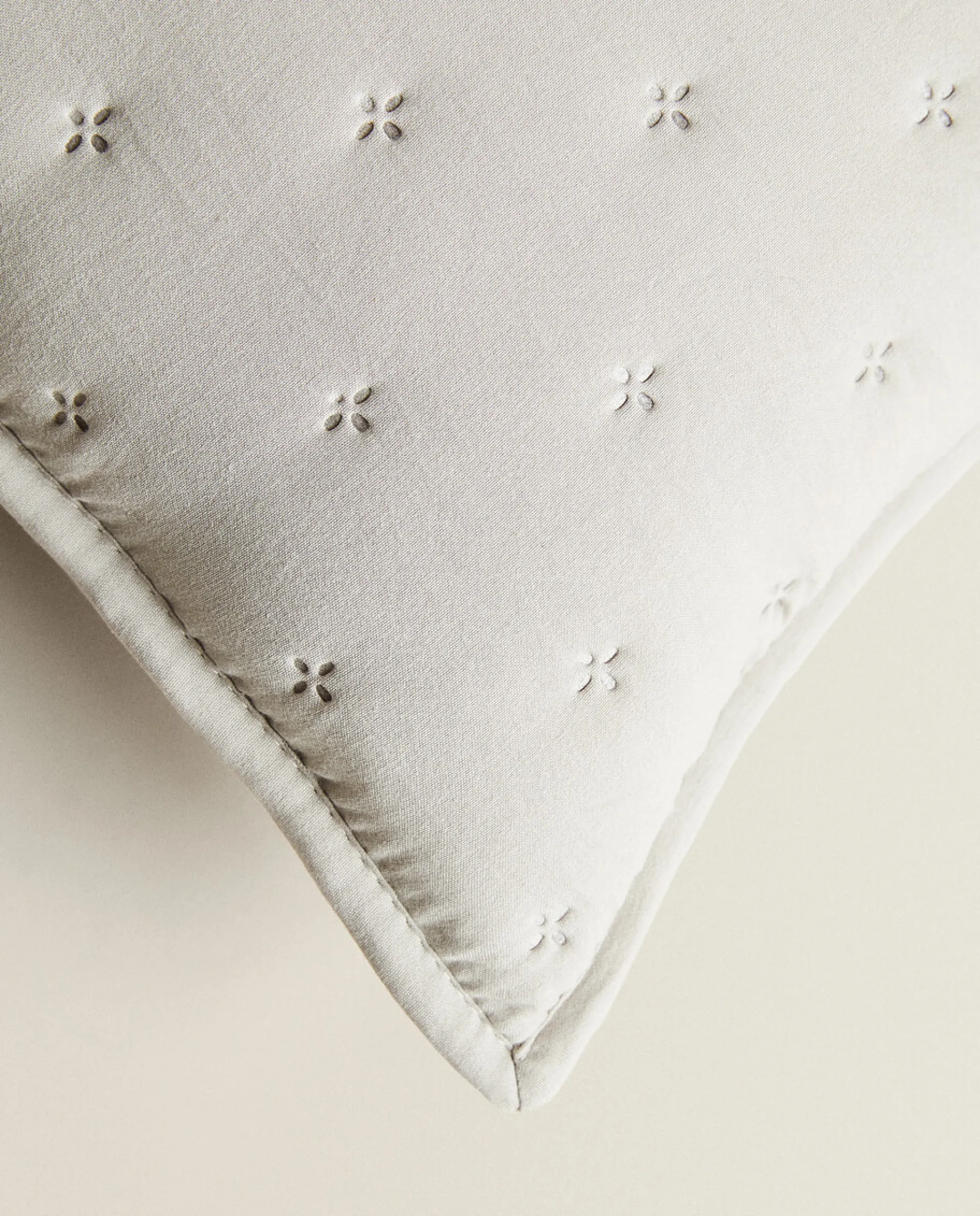 Quilts*ZARA Home Quilted Dotted Throw Pillow Cover Grey