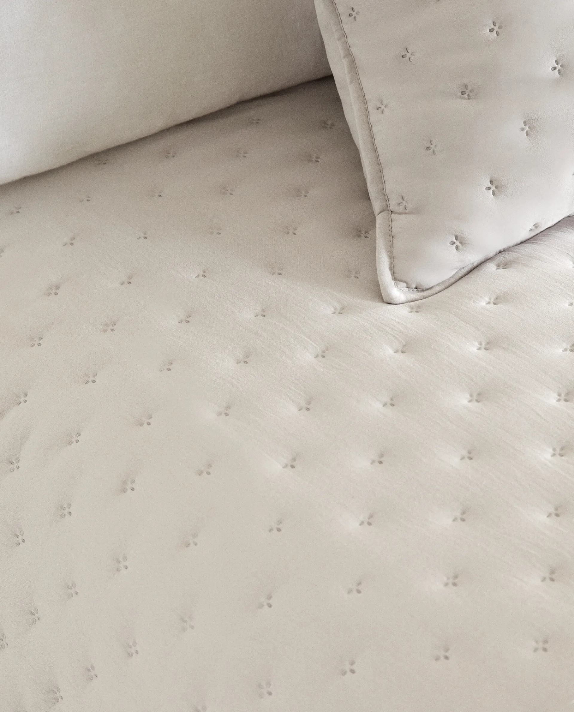 Quilts*ZARA Home Quilted Quilt With Dots Grey