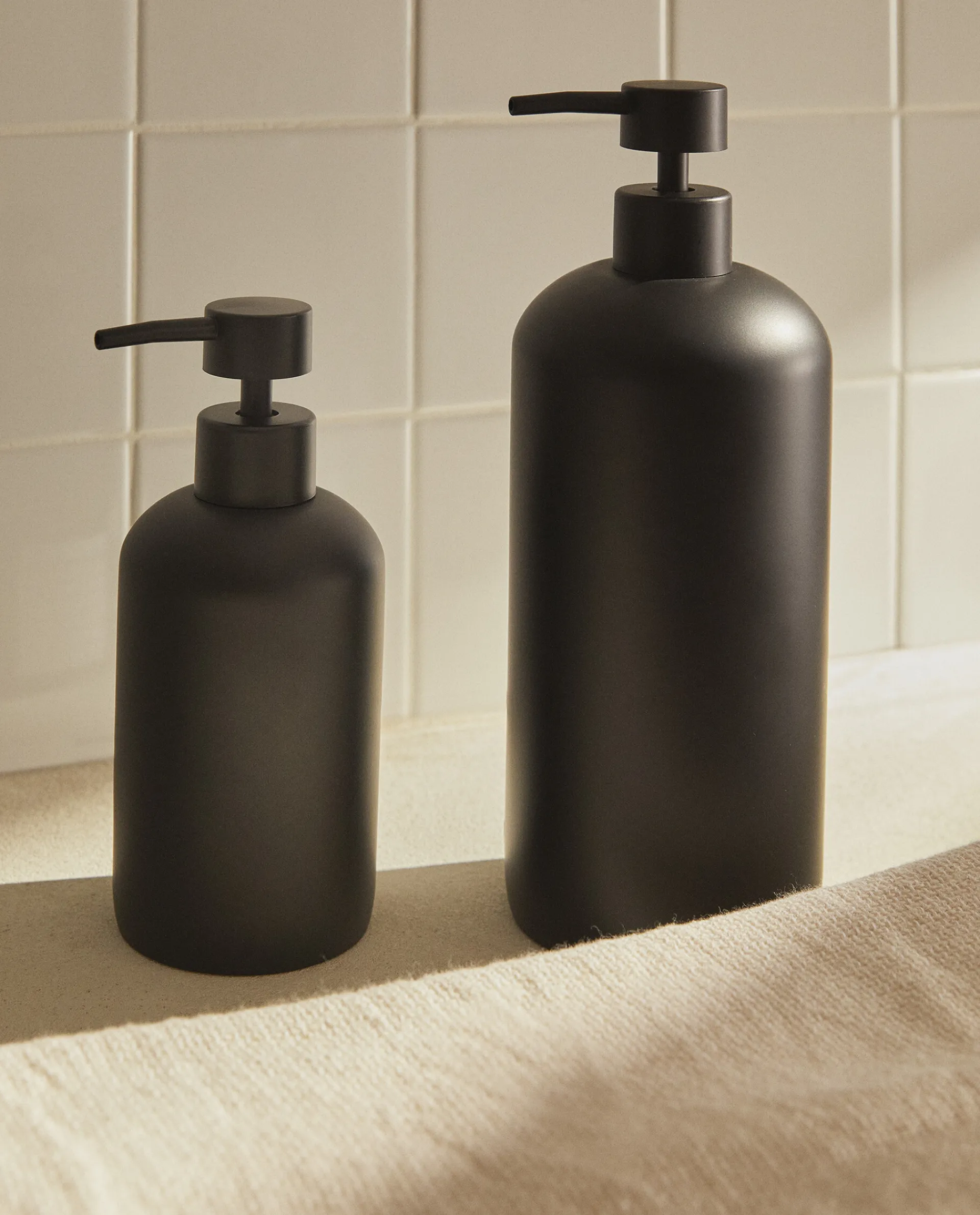 Dispensers*ZARA Home Resin Soap Dispenser Black
