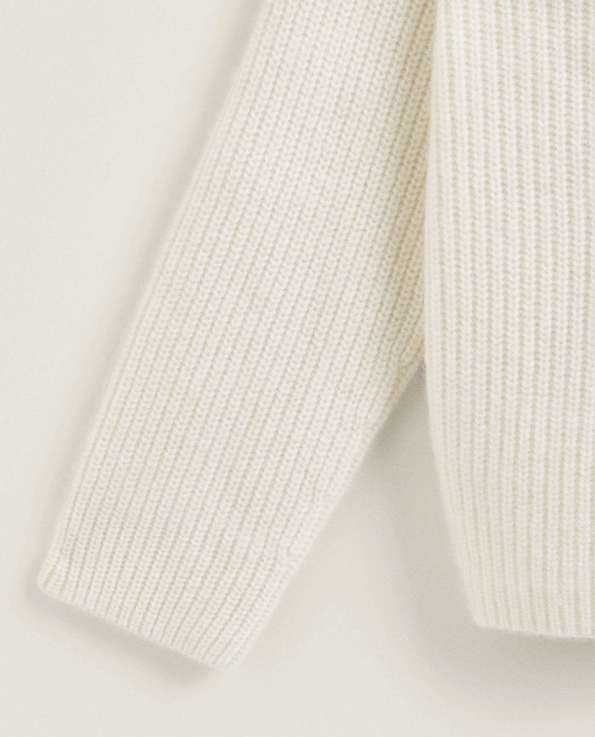 Cashmere*ZARA Home Ribbed Cashmere Sweater Cream