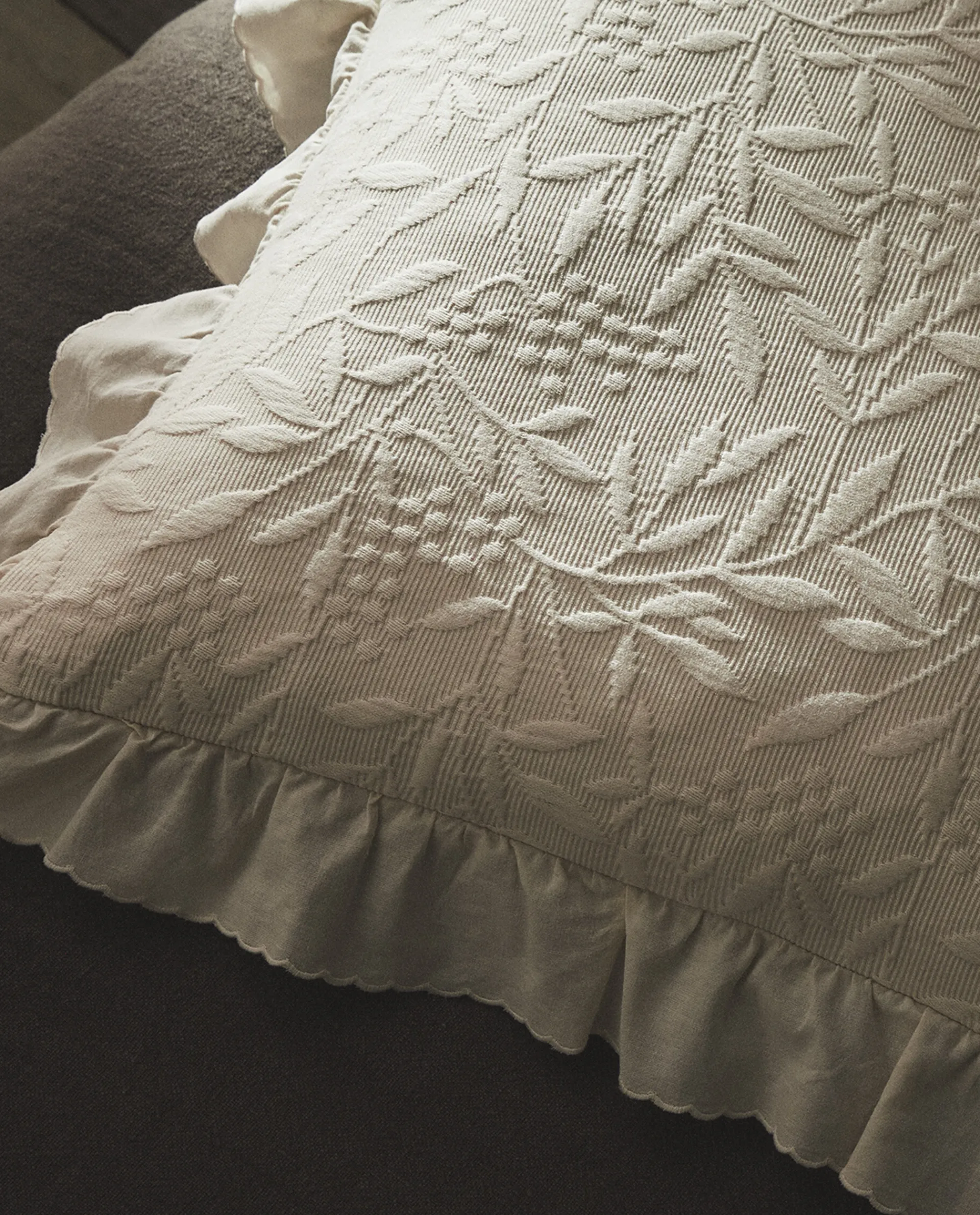 Bedspreads*ZARA Home Ruffle Throw Pillow Cover Cream