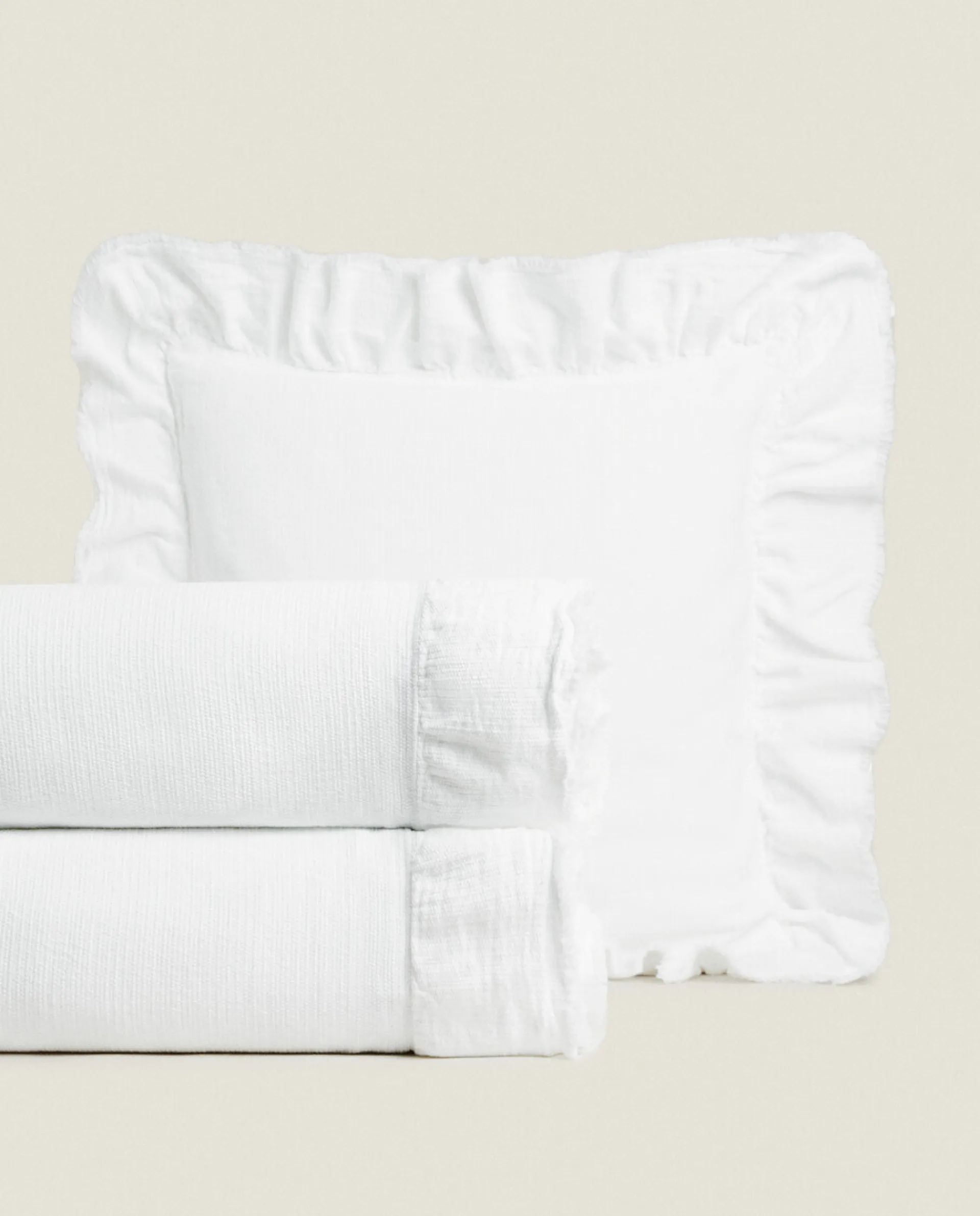 Bedspreads*ZARA Home Ruffle Trim Bedspread White