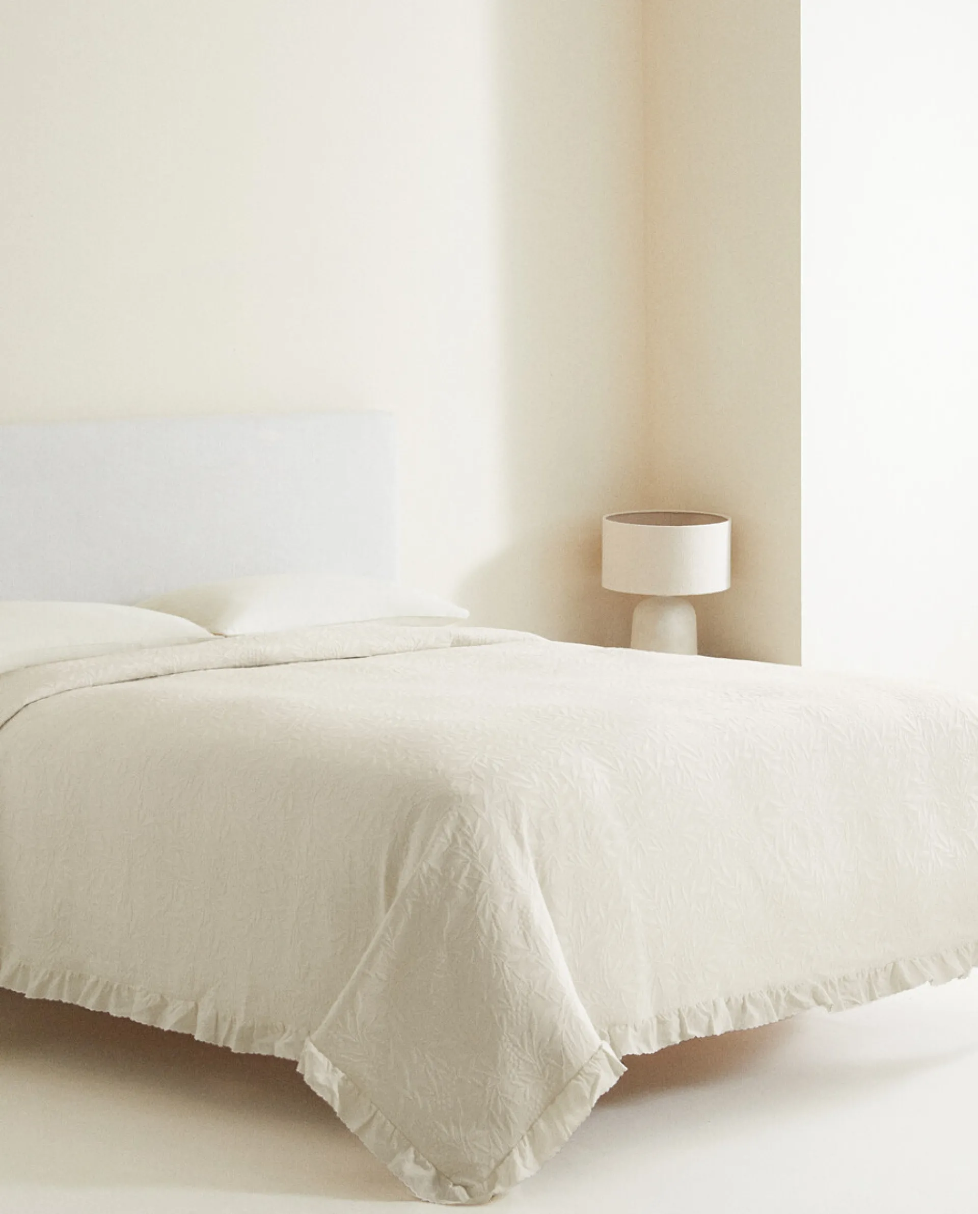 Bedspreads*ZARA Home Ruffle Trim Bedspread Cream
