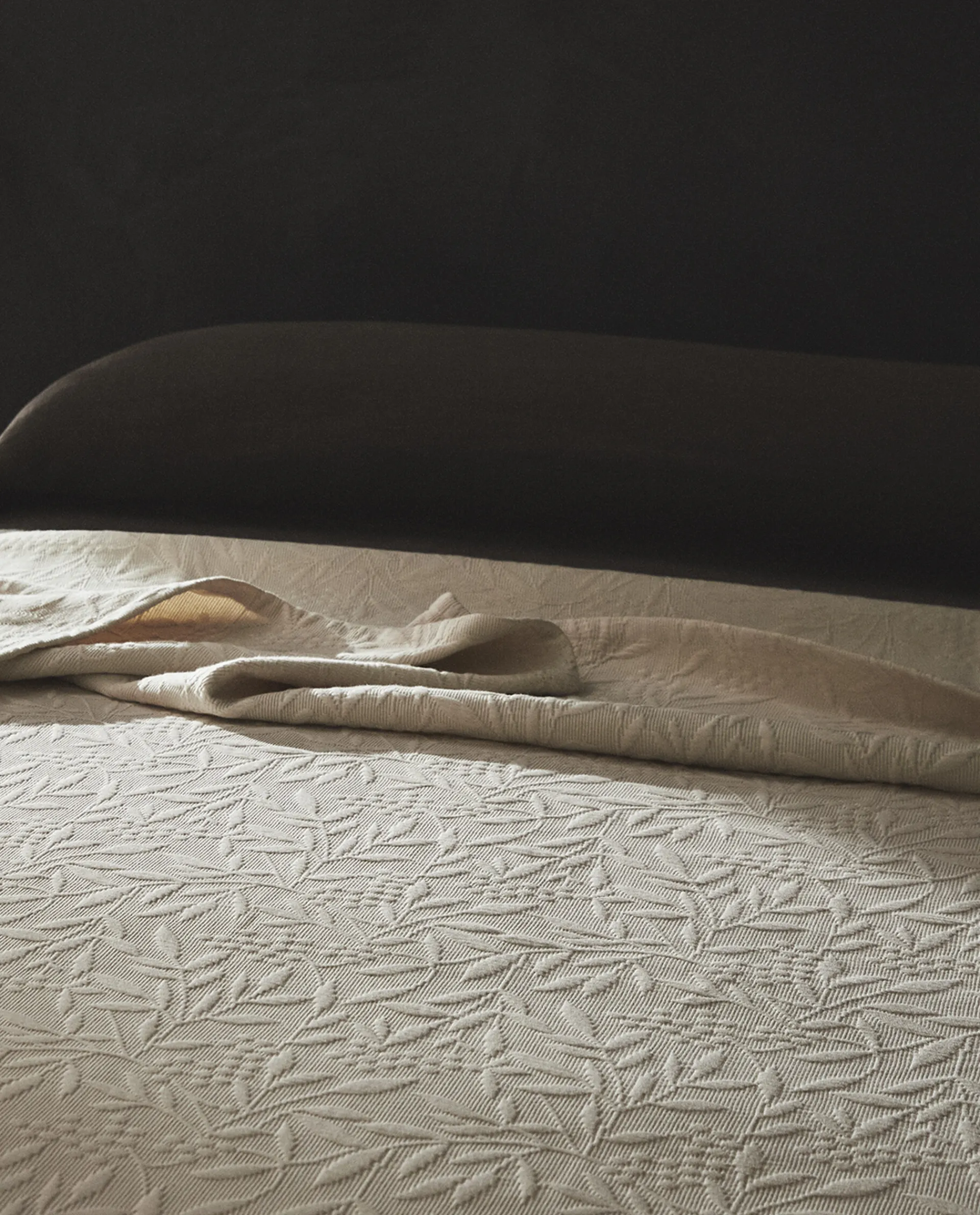 Bedspreads*ZARA Home Ruffle Trim Bedspread Cream