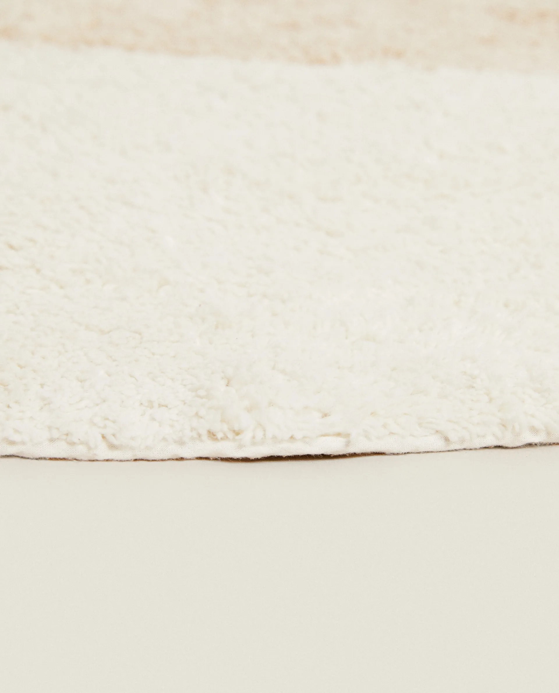 Rugs*ZARA Home Saturn Shaped Rug Beige