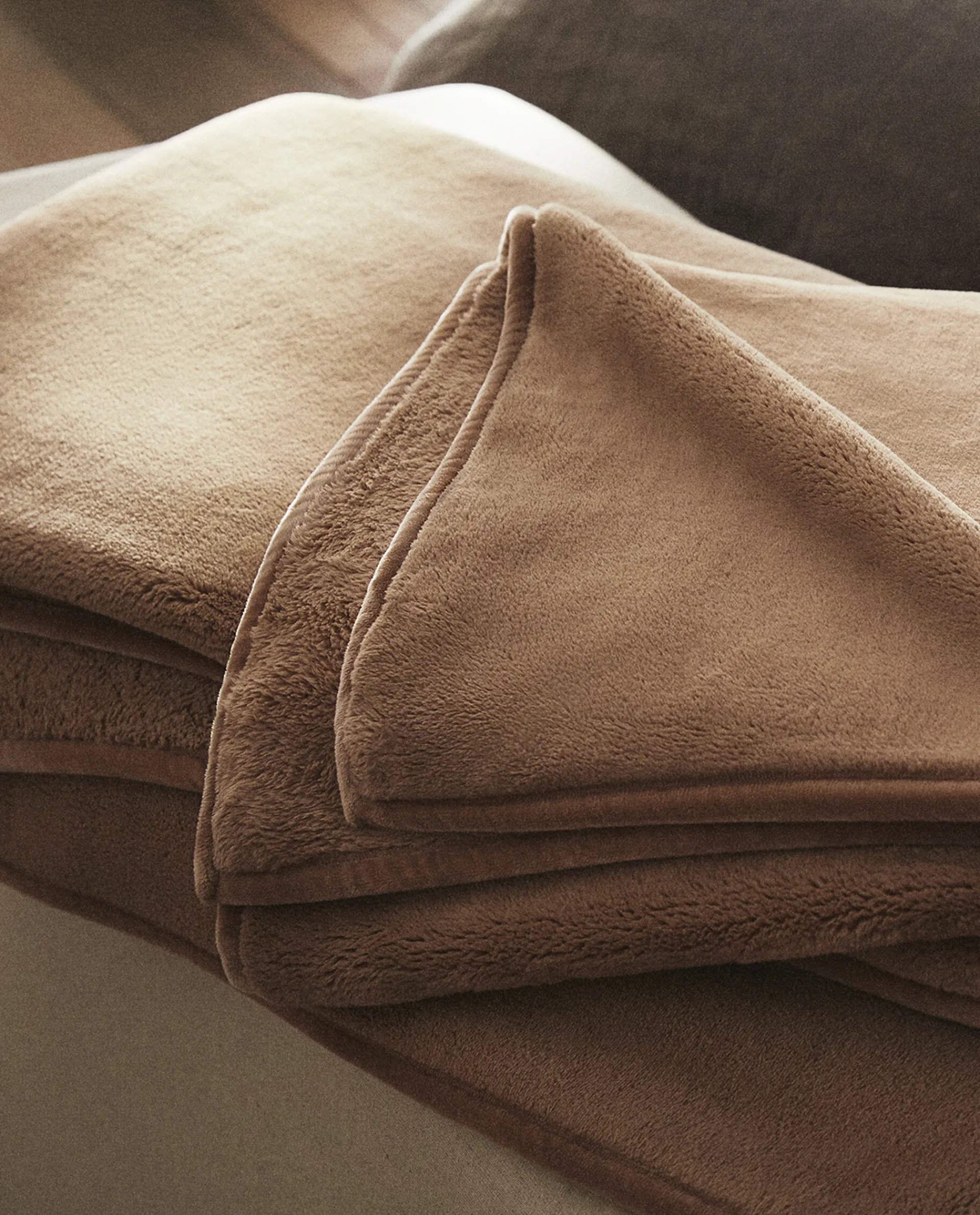 Blankets*ZARA Home Short Faux Fur Blanket Beige