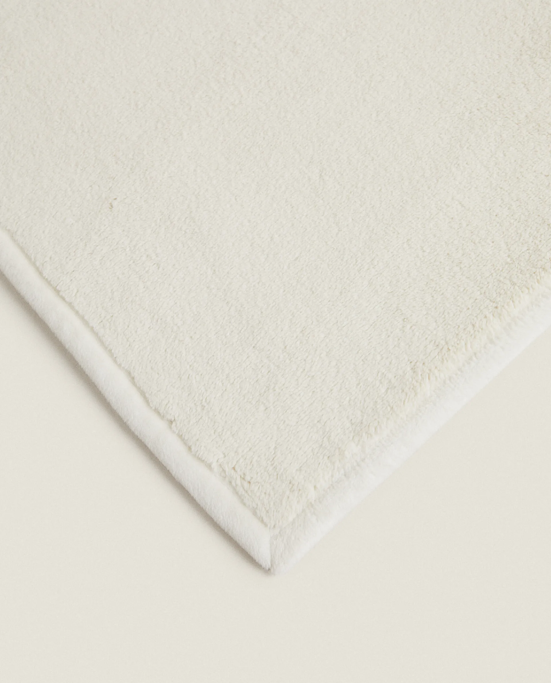 Blankets*ZARA Home Short Faux Fur Blanket Oyster White