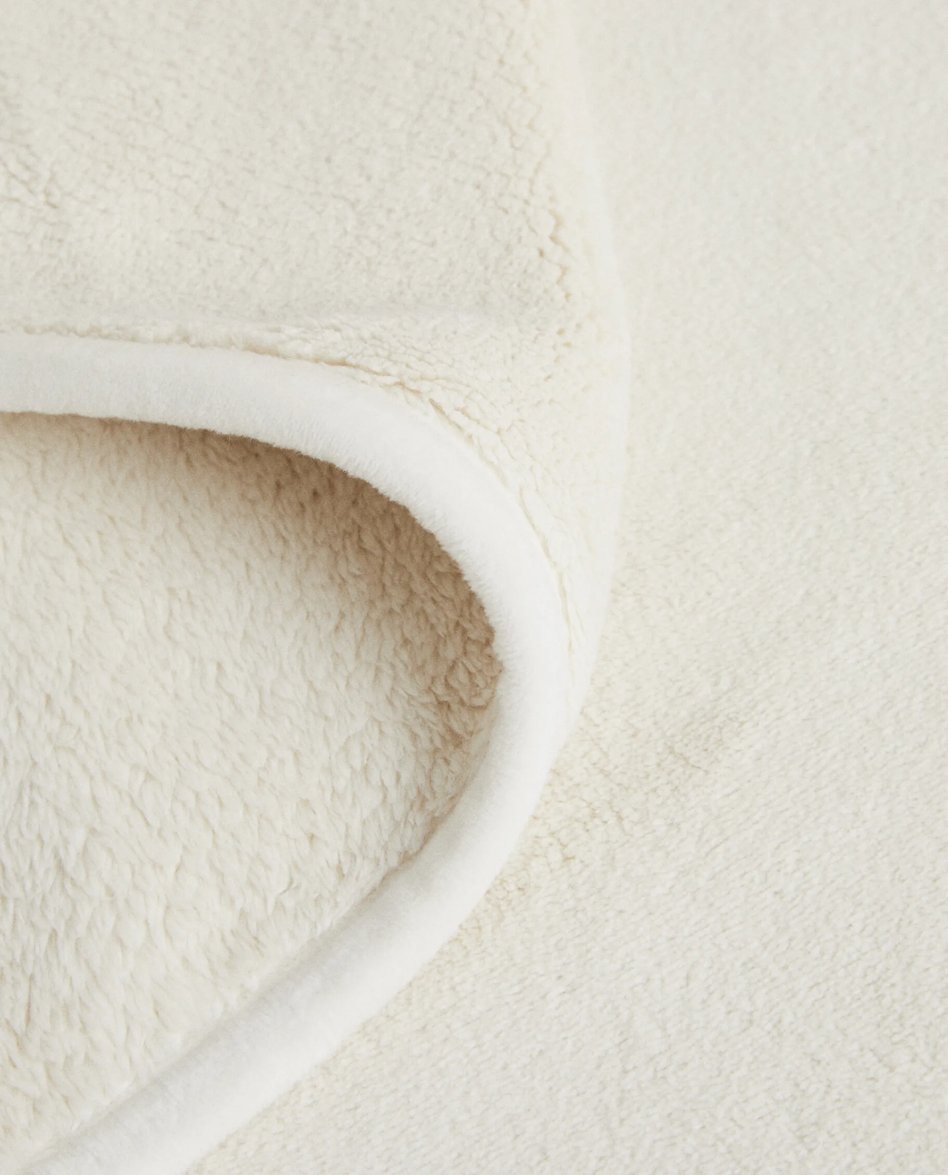 Blankets*ZARA Home Short Faux Fur Blanket Oyster White