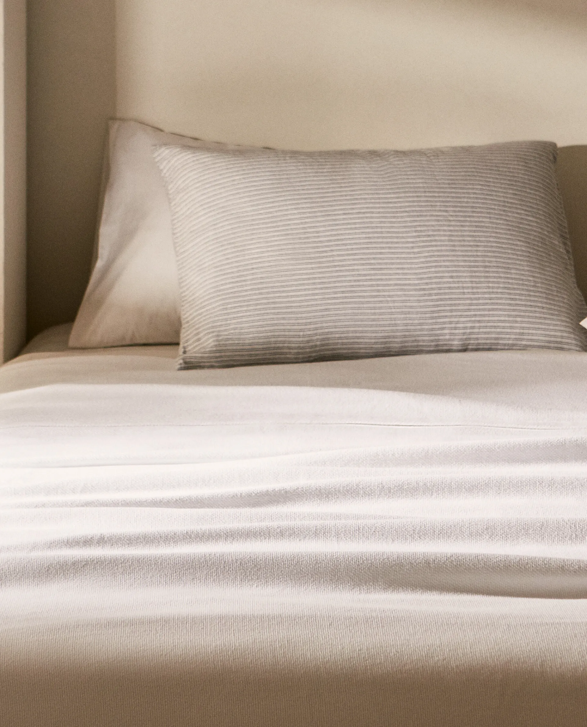 Bedspreads*ZARA Home Solid Color Cotton Bedspread White