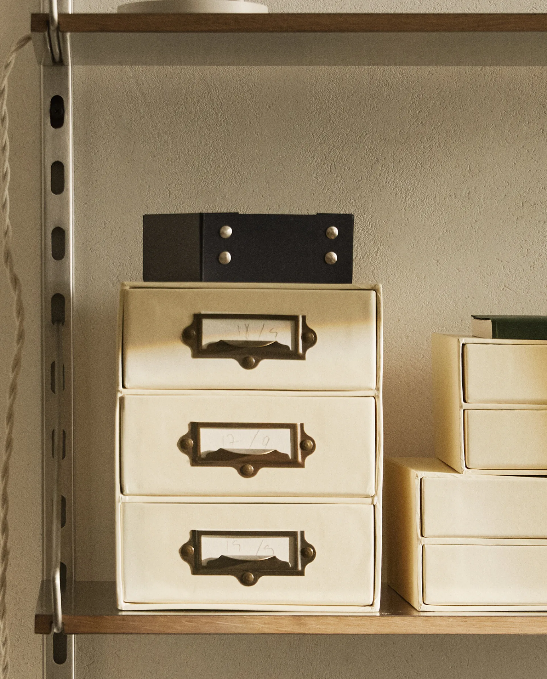 Stationery*ZARA Home Unit With Drawers Cream