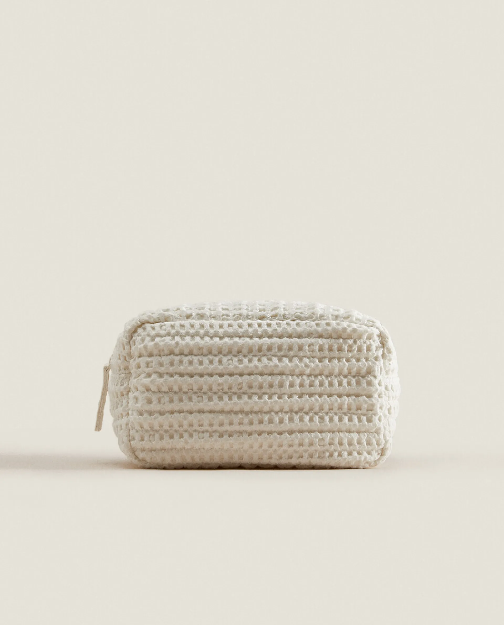 Beachwear*ZARA Home Waffle-Texture Fabric Toiletry Bag White