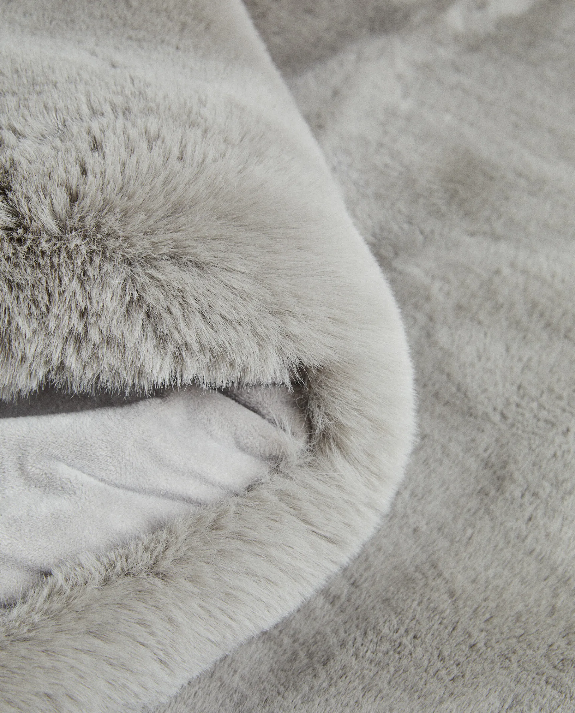 Blankets*ZARA Home Xl Fuzzy Faux Fur Blanket Grey