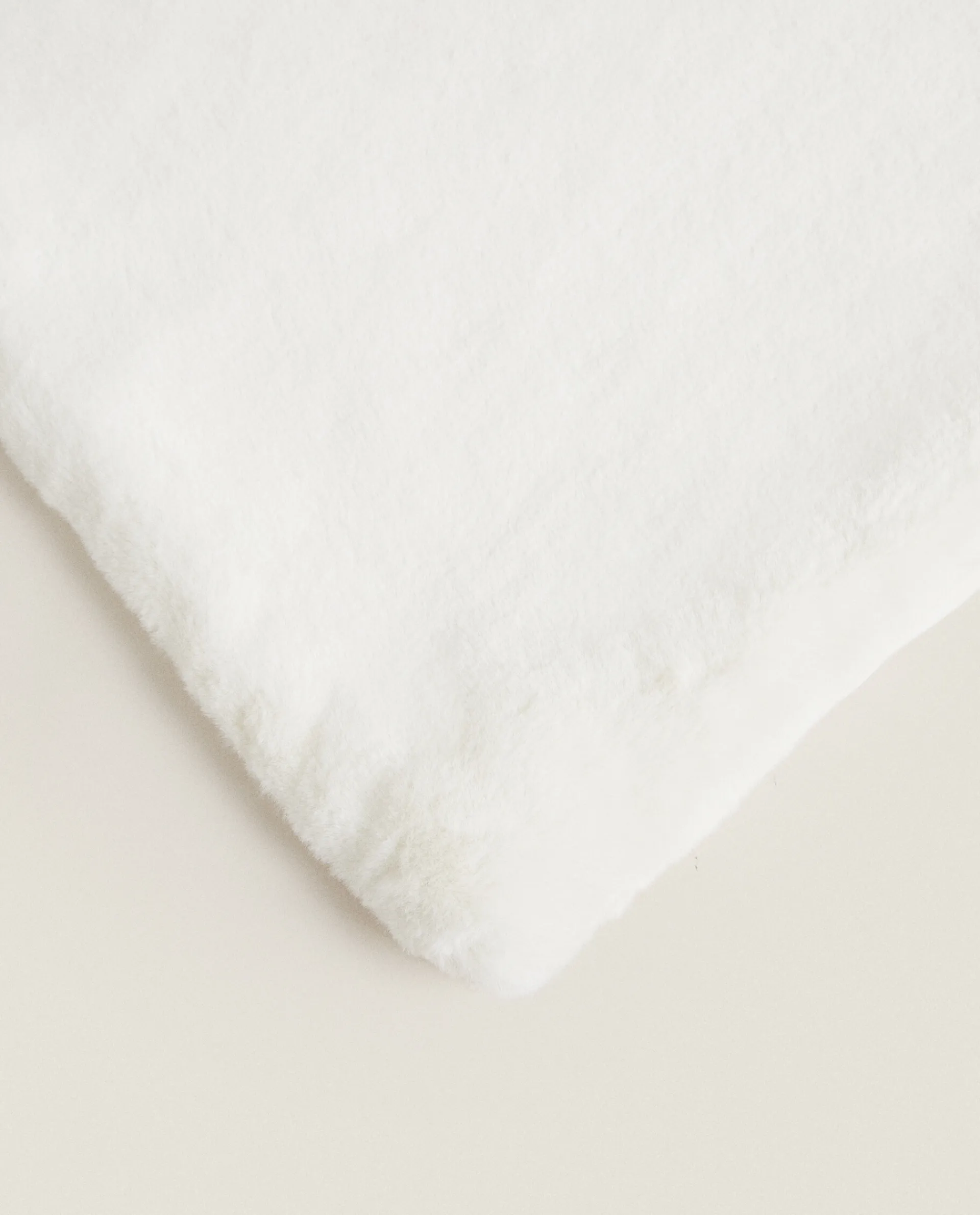 Blankets*ZARA Home Xl Plain Faux Fur Blanket Cream